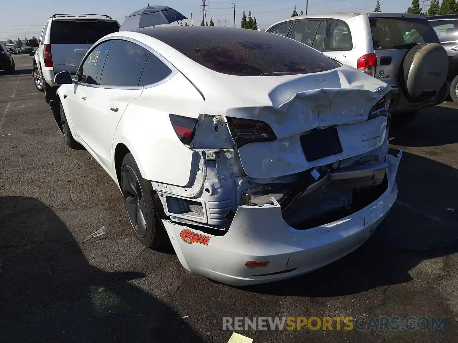 3 Photograph of a damaged car 5YJ3E1EB3LF637114 TESLA MODEL 3 2020