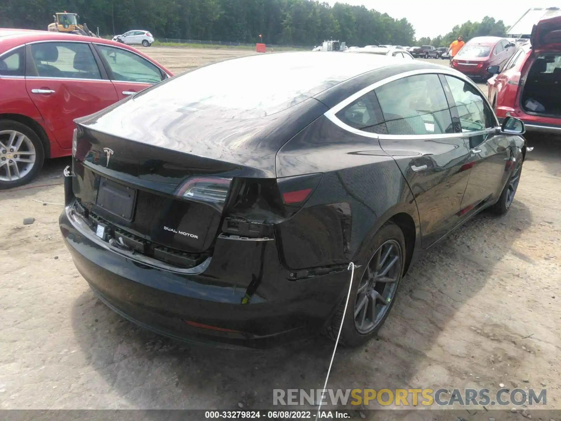 4 Photograph of a damaged car 5YJ3E1EB3LF639039 TESLA MODEL 3 2020