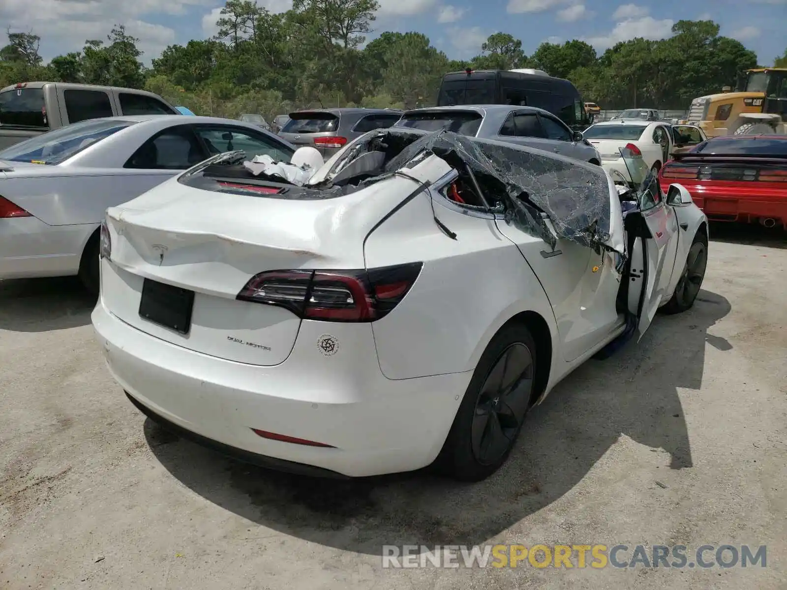 4 Photograph of a damaged car 5YJ3E1EB3LF639705 TESLA MODEL 3 2020