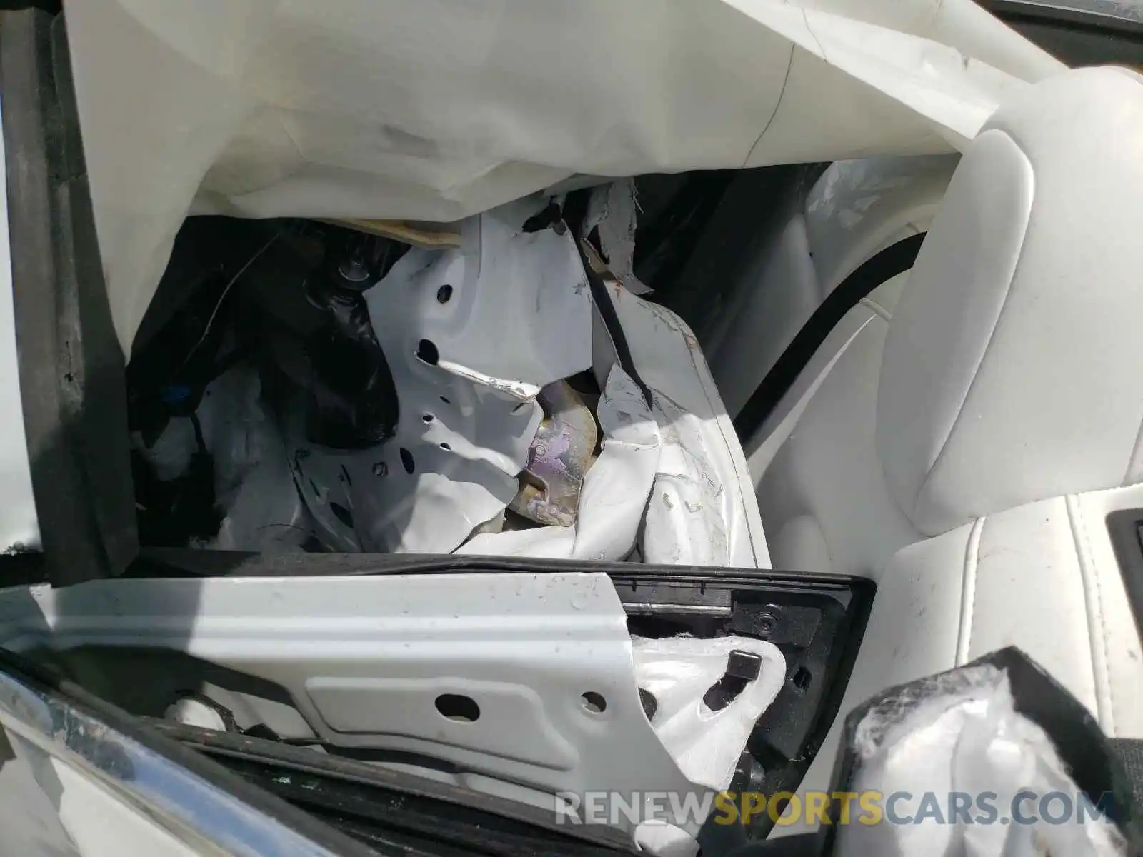 6 Photograph of a damaged car 5YJ3E1EB3LF639705 TESLA MODEL 3 2020