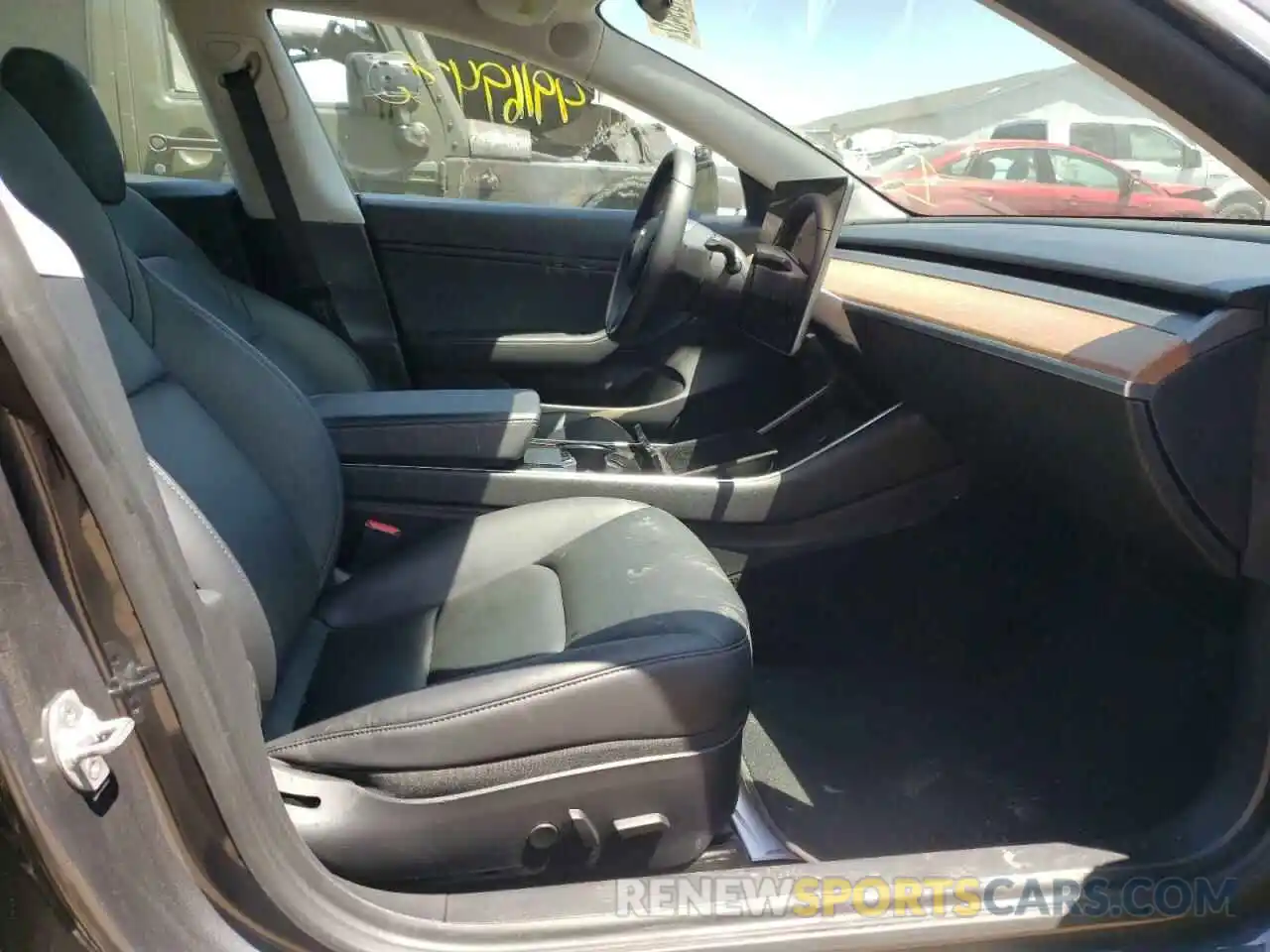 5 Photograph of a damaged car 5YJ3E1EB3LF663583 TESLA MODEL 3 2020