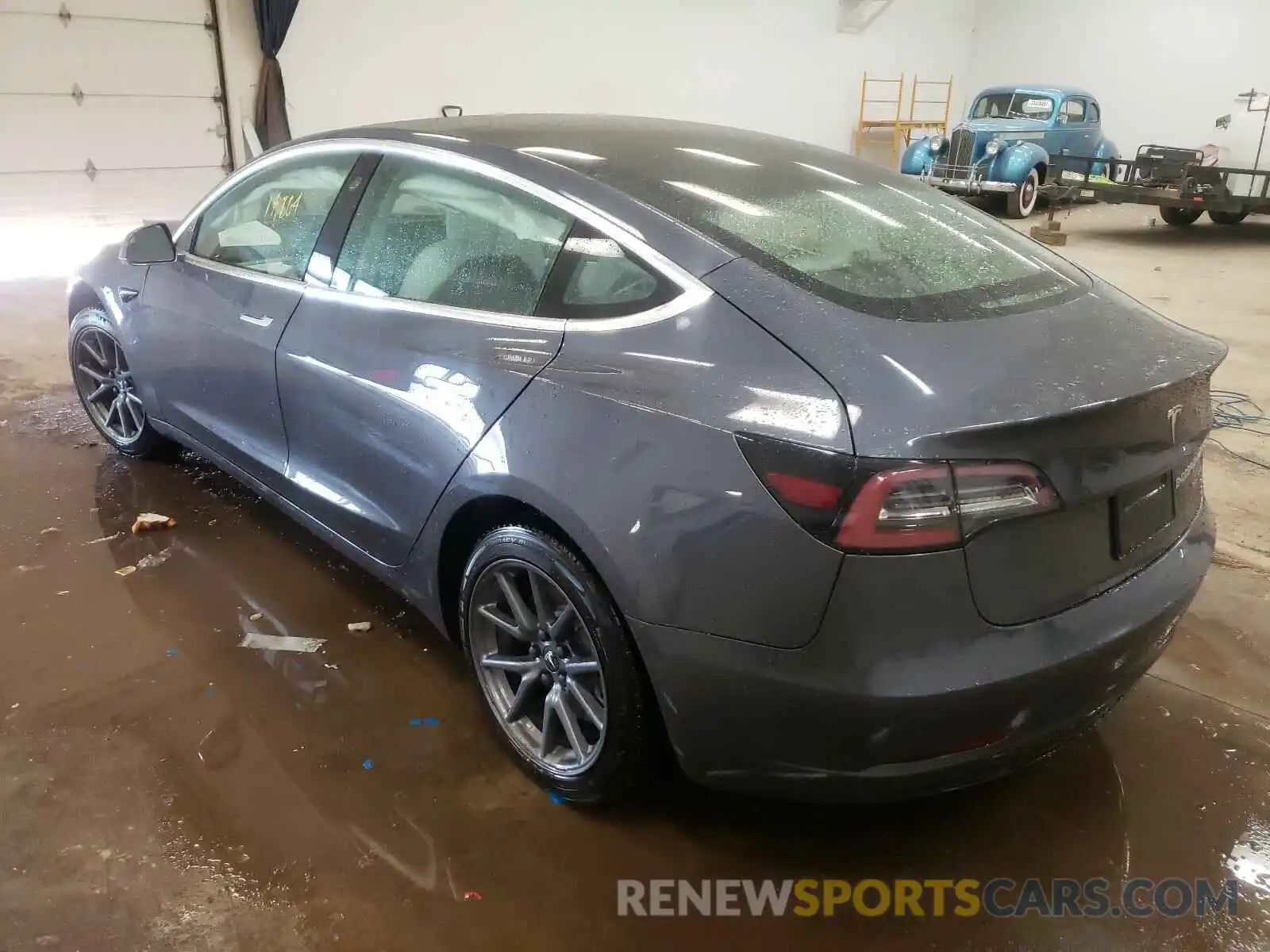 3 Photograph of a damaged car 5YJ3E1EB3LF667973 TESLA MODEL 3 2020