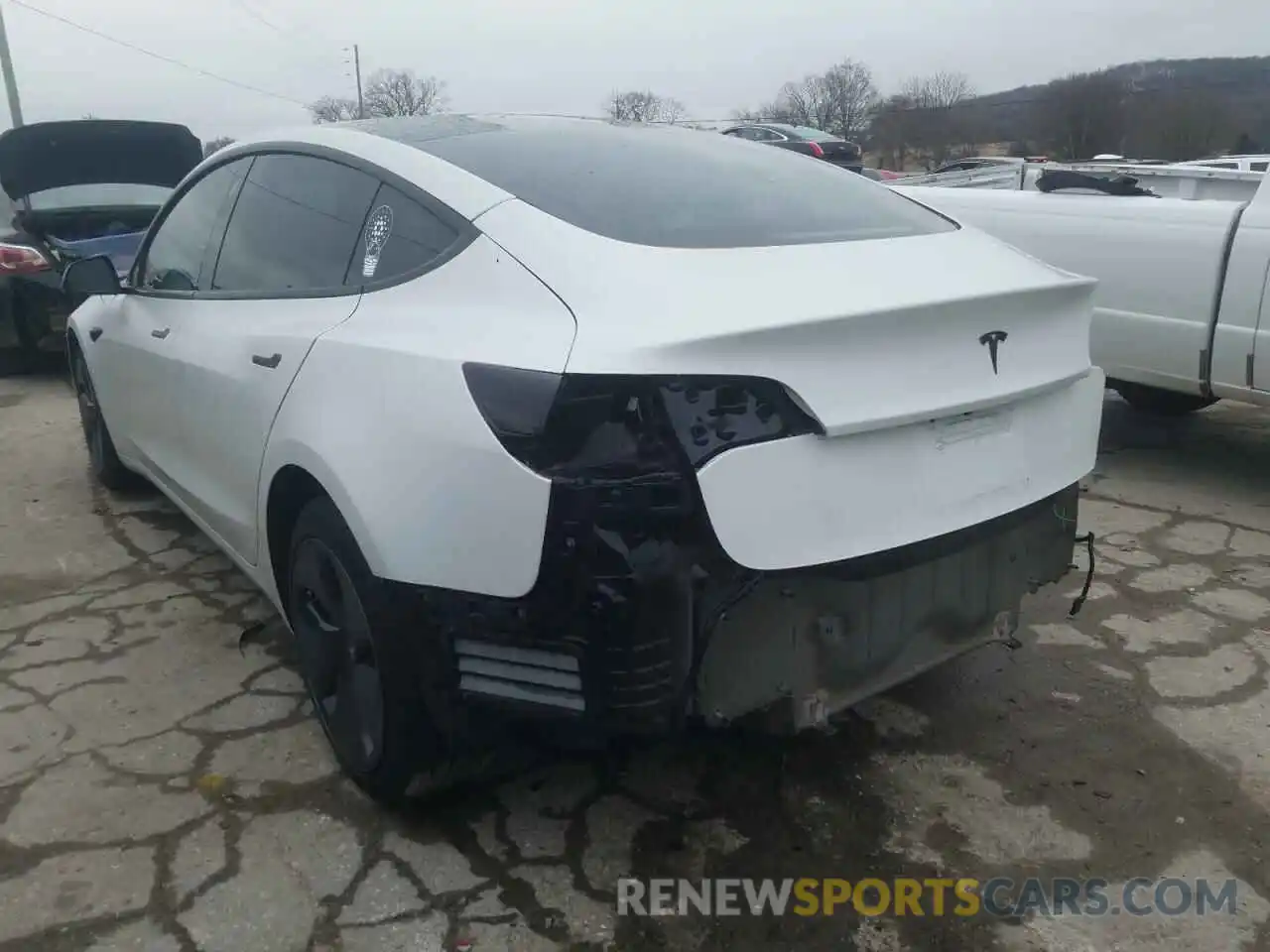 3 Photograph of a damaged car 5YJ3E1EB3LF710403 TESLA MODEL 3 2020