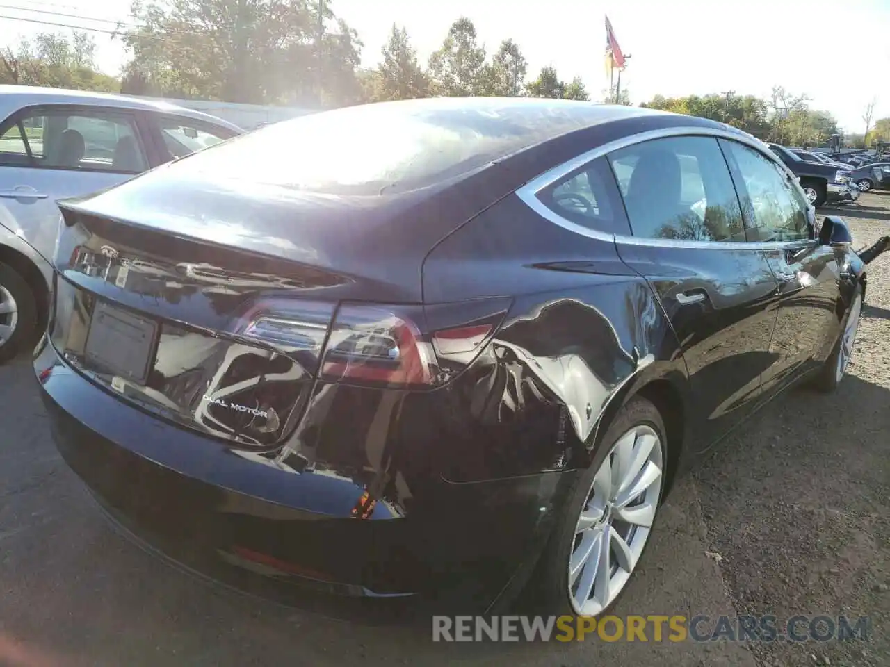 3 Photograph of a damaged car 5YJ3E1EB3LF711762 TESLA MODEL 3 2020