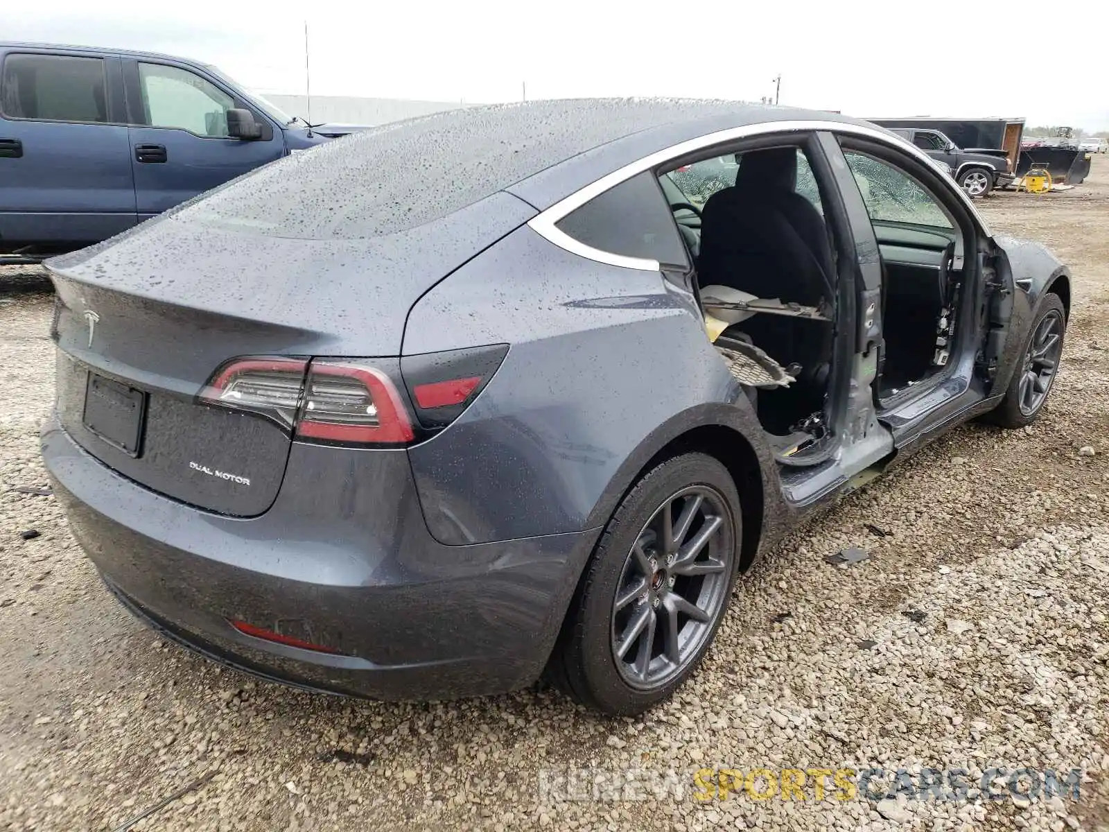 4 Фотография поврежденного автомобиля 5YJ3E1EB3LF734927 TESLA MODEL 3 2020