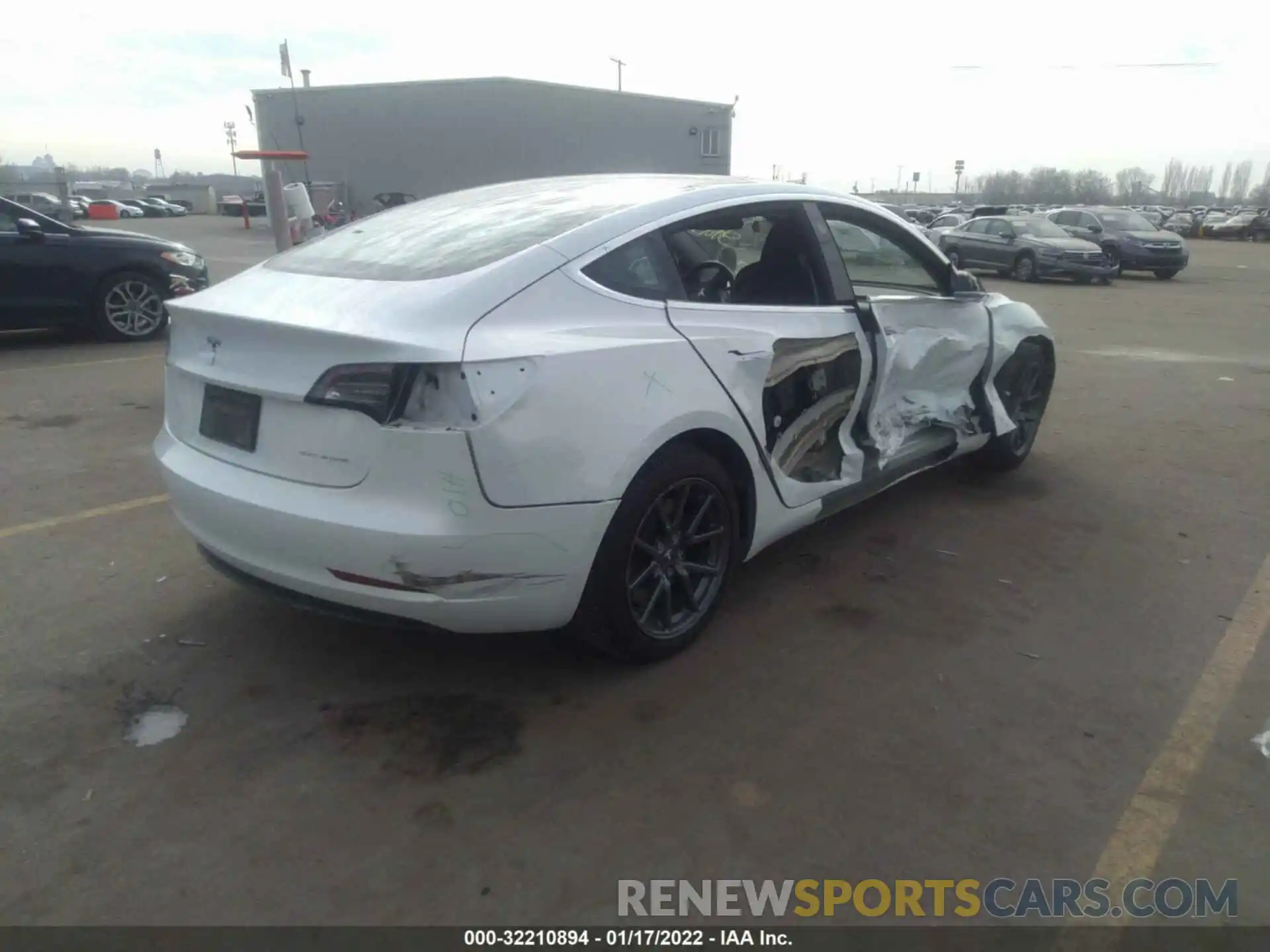 4 Фотография поврежденного автомобиля 5YJ3E1EB3LF741599 TESLA MODEL 3 2020