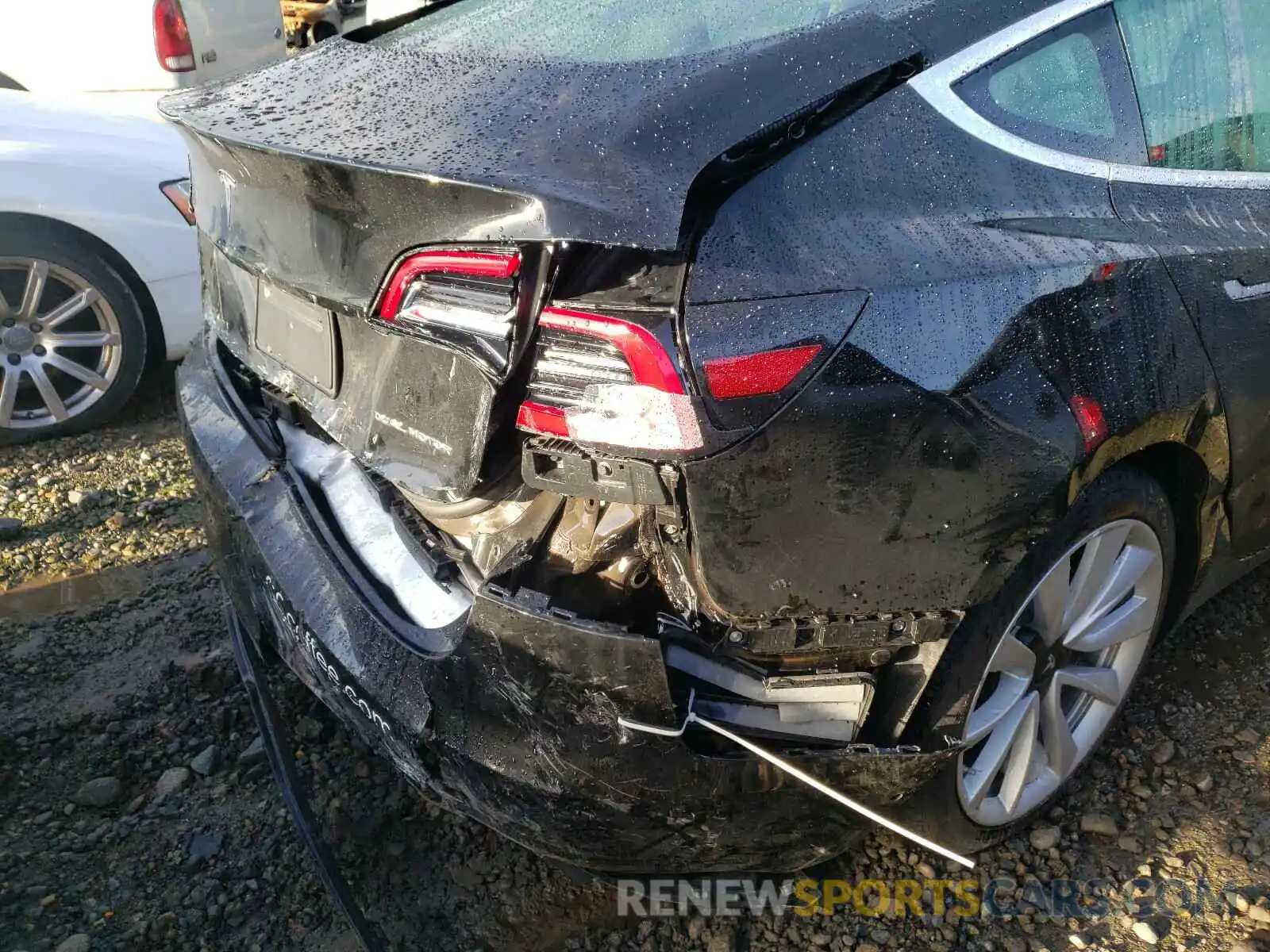 9 Photograph of a damaged car 5YJ3E1EB3LF746592 TESLA MODEL 3 2020