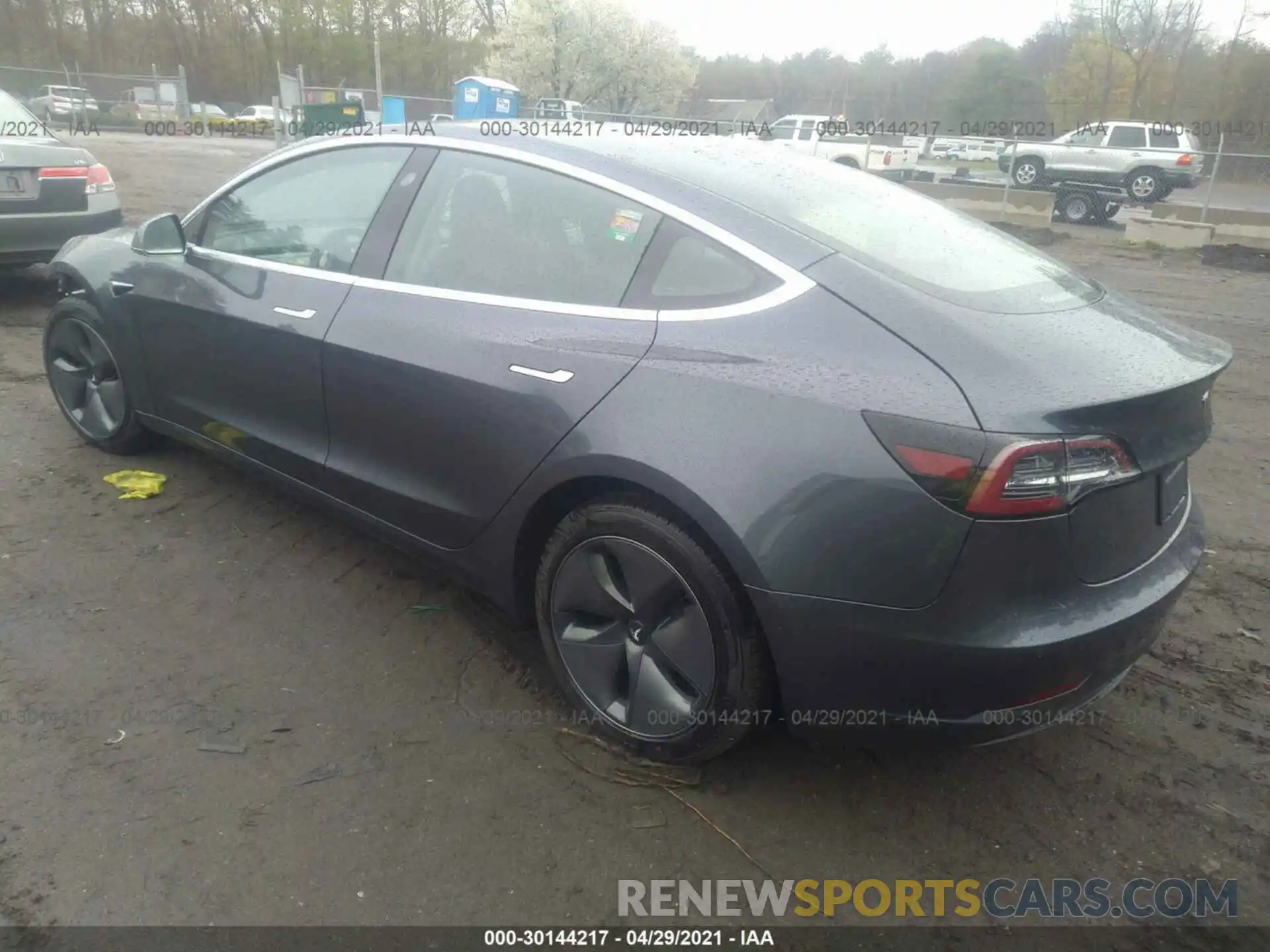 3 Photograph of a damaged car 5YJ3E1EB3LF793573 TESLA MODEL 3 2020