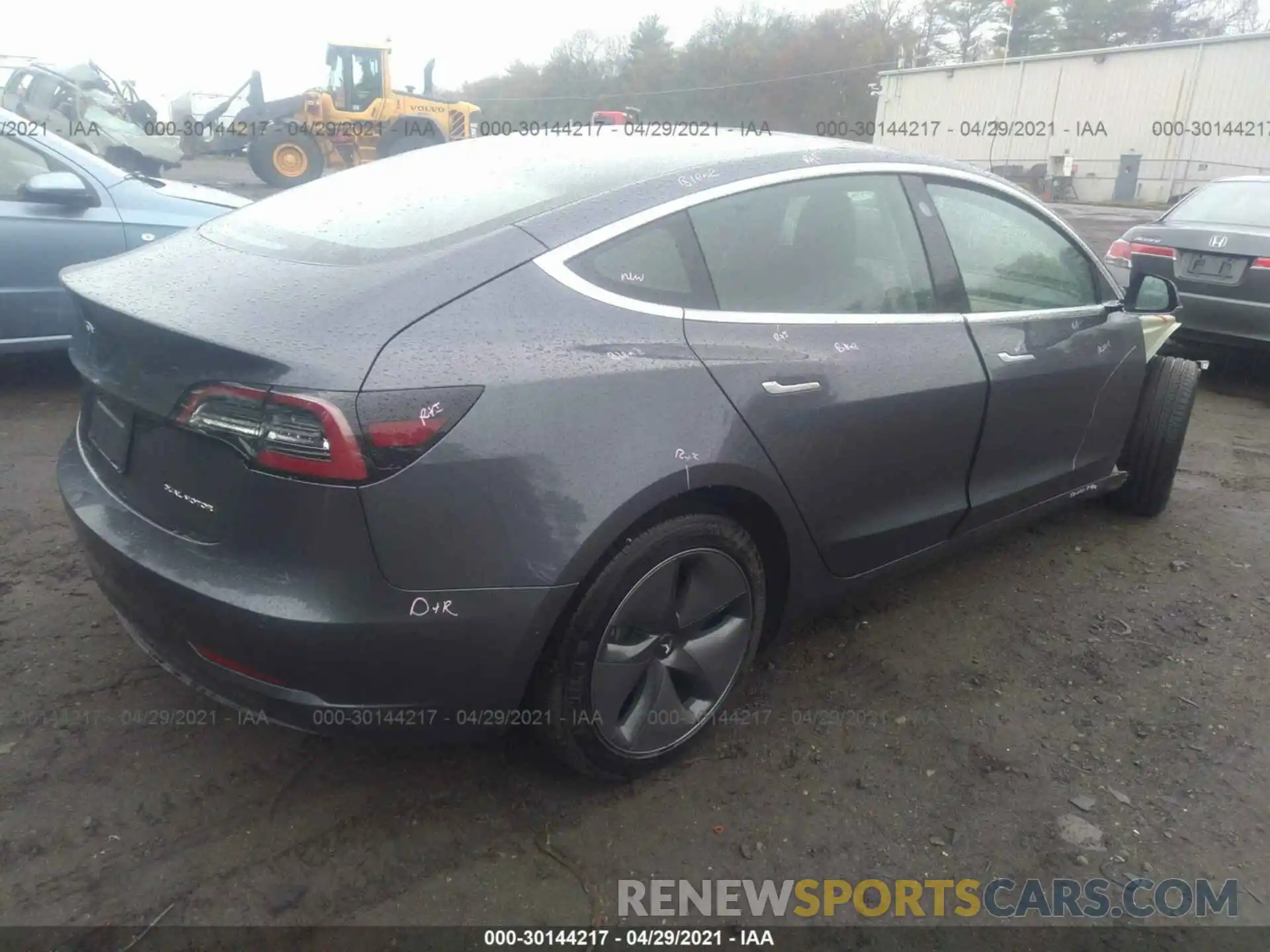 4 Фотография поврежденного автомобиля 5YJ3E1EB3LF793573 TESLA MODEL 3 2020