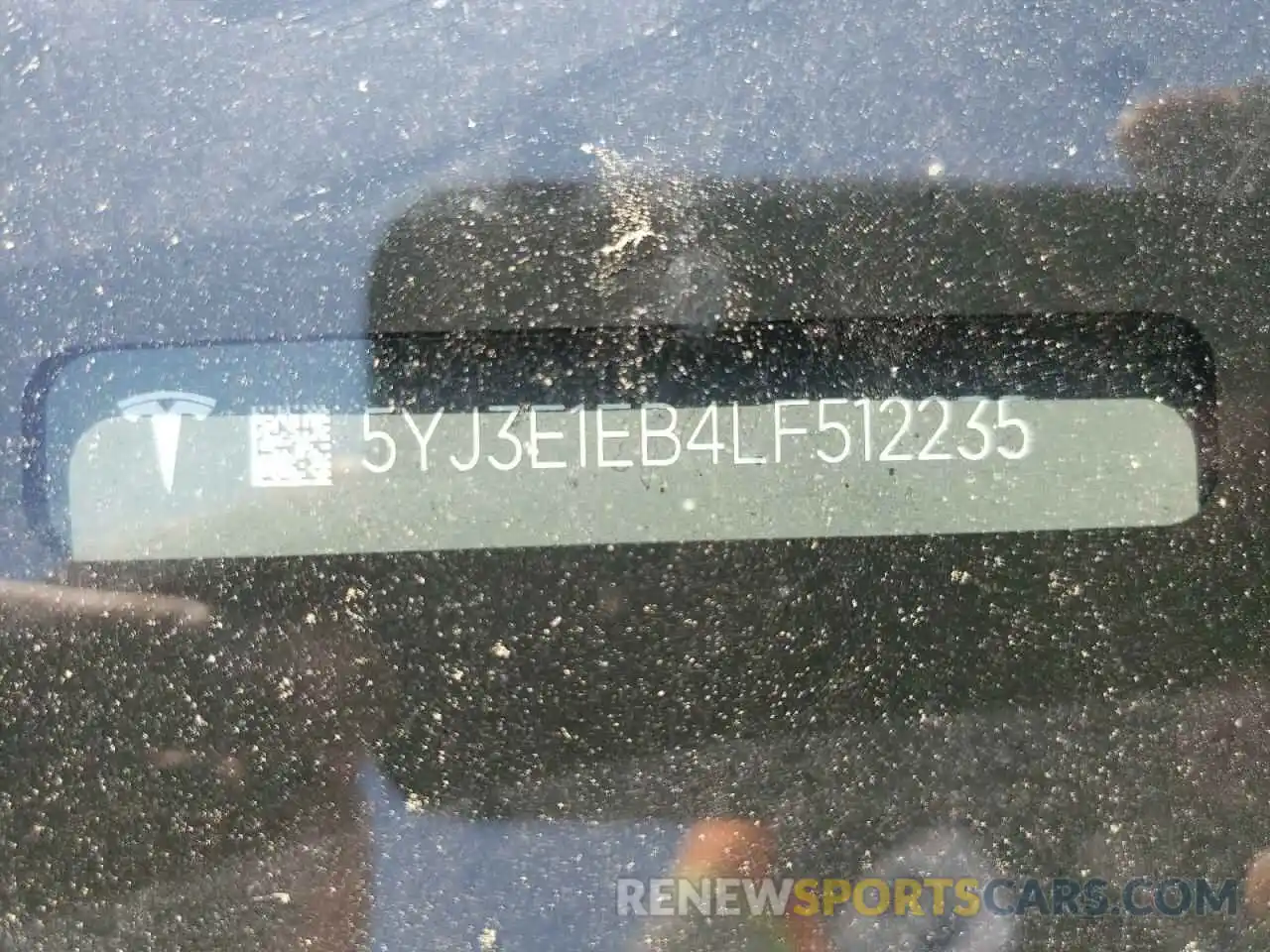 10 Photograph of a damaged car 5YJ3E1EB4LF512235 TESLA MODEL 3 2020