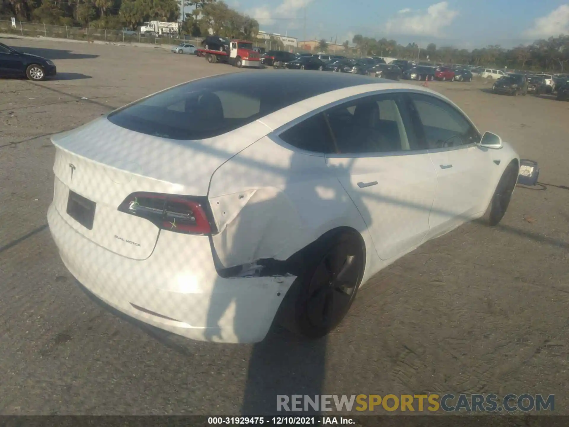 4 Photograph of a damaged car 5YJ3E1EB4LF629037 TESLA MODEL 3 2020