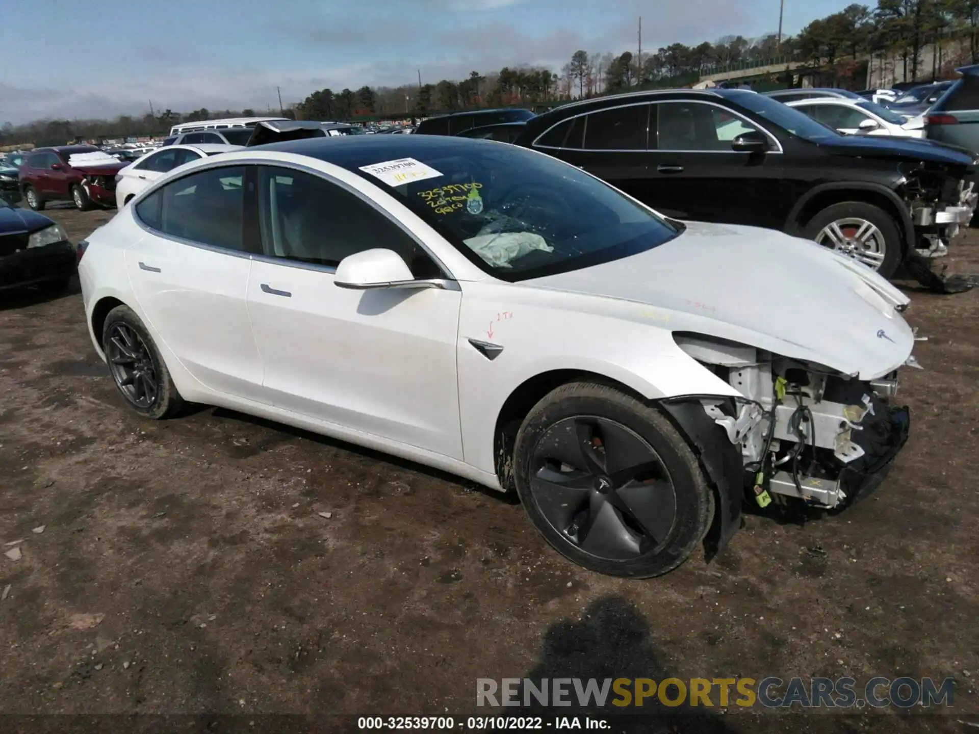 1 Photograph of a damaged car 5YJ3E1EB4LF637333 TESLA MODEL 3 2020