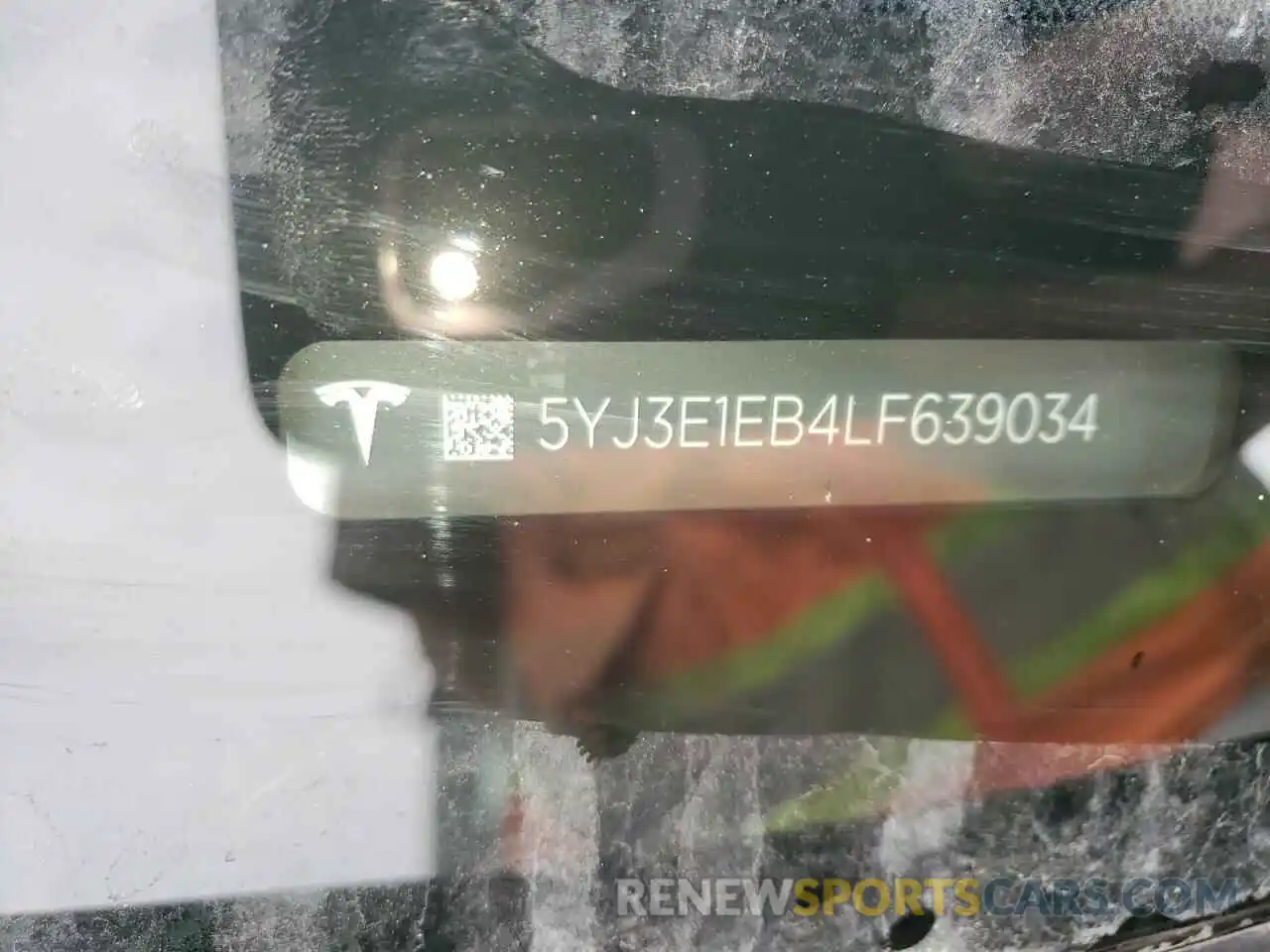 10 Photograph of a damaged car 5YJ3E1EB4LF639034 TESLA MODEL 3 2020