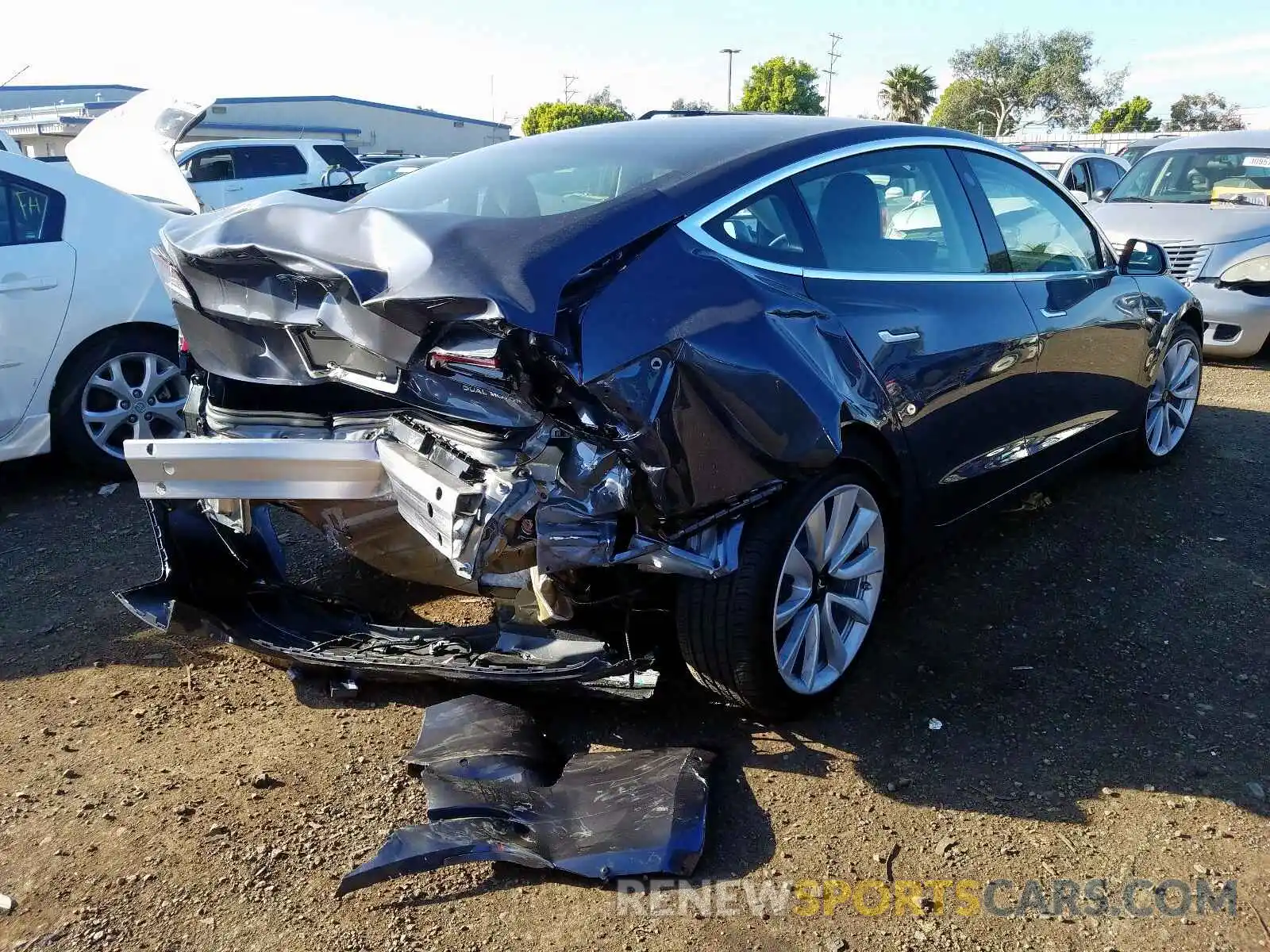 4 Фотография поврежденного автомобиля 5YJ3E1EB4LF646548 TESLA MODEL 3 2020