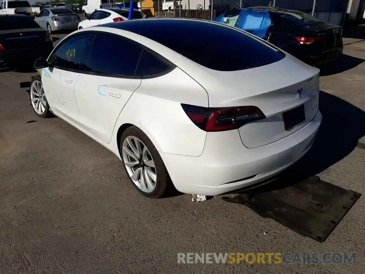 3 Photograph of a damaged car 5YJ3E1EB4LF711933 TESLA MODEL 3 2020