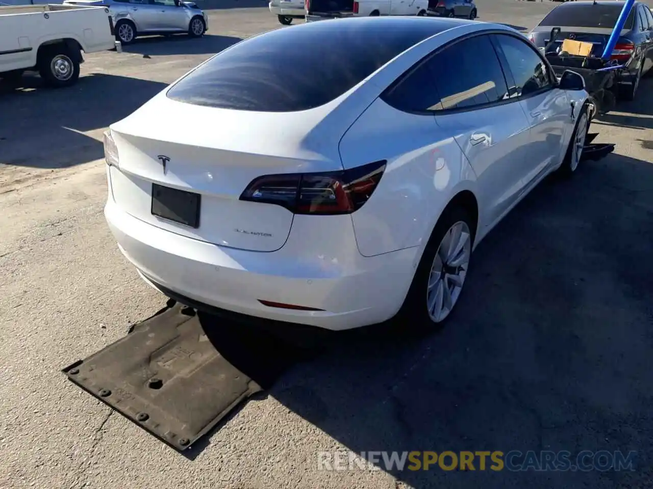 4 Photograph of a damaged car 5YJ3E1EB4LF711933 TESLA MODEL 3 2020