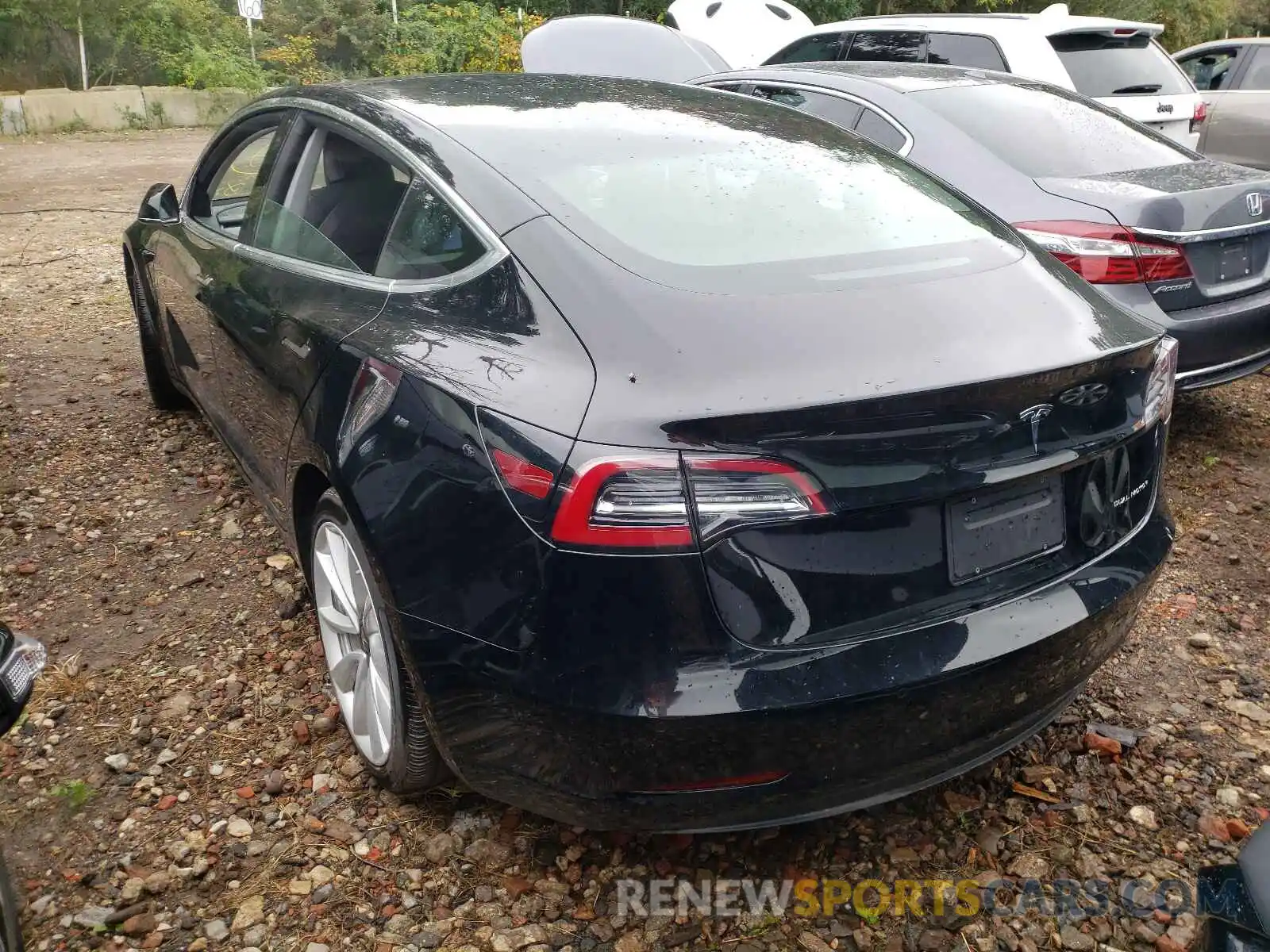 3 Photograph of a damaged car 5YJ3E1EB4LF735455 TESLA MODEL 3 2020