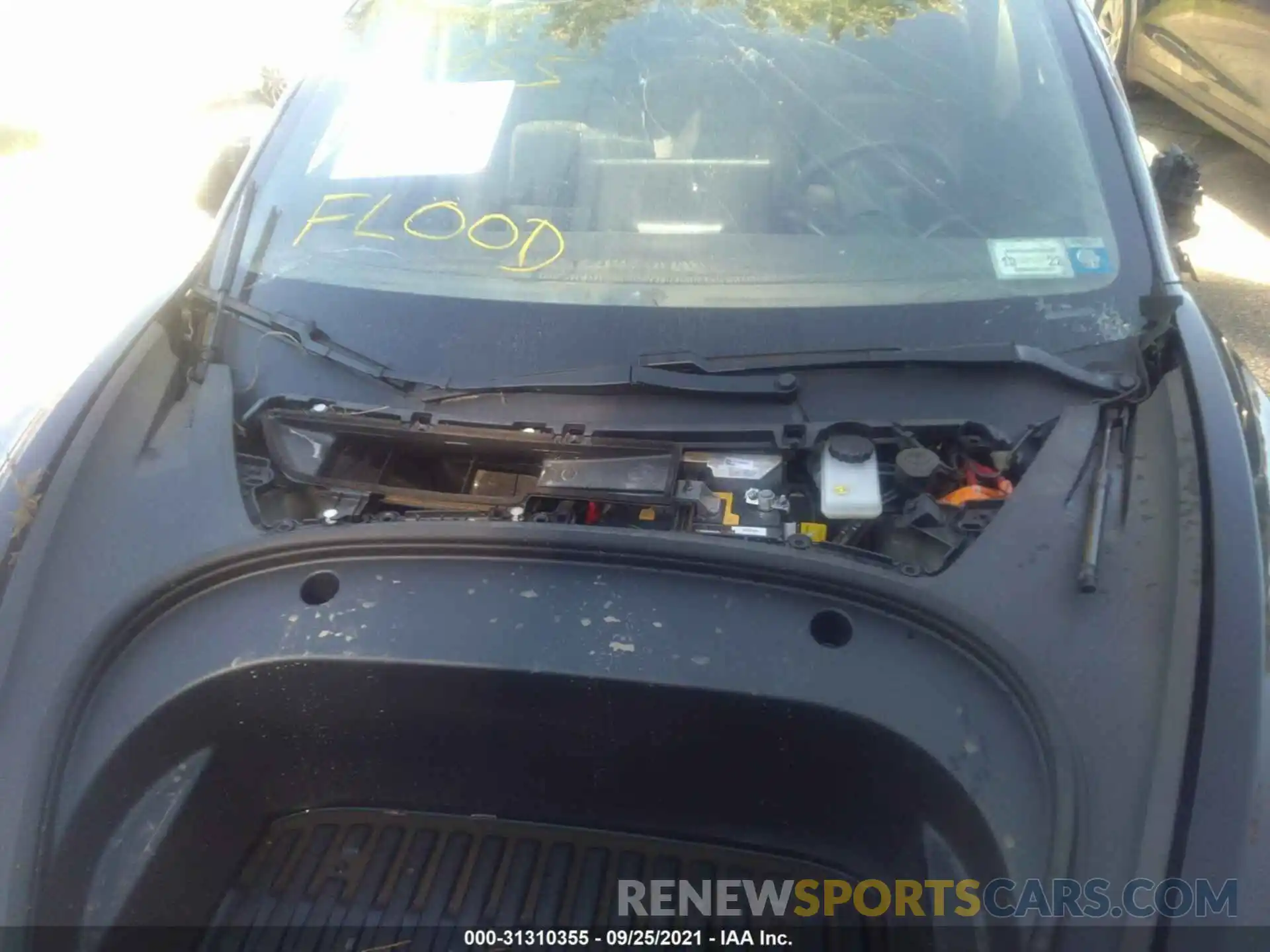 10 Photograph of a damaged car 5YJ3E1EB4LF800725 TESLA MODEL 3 2020