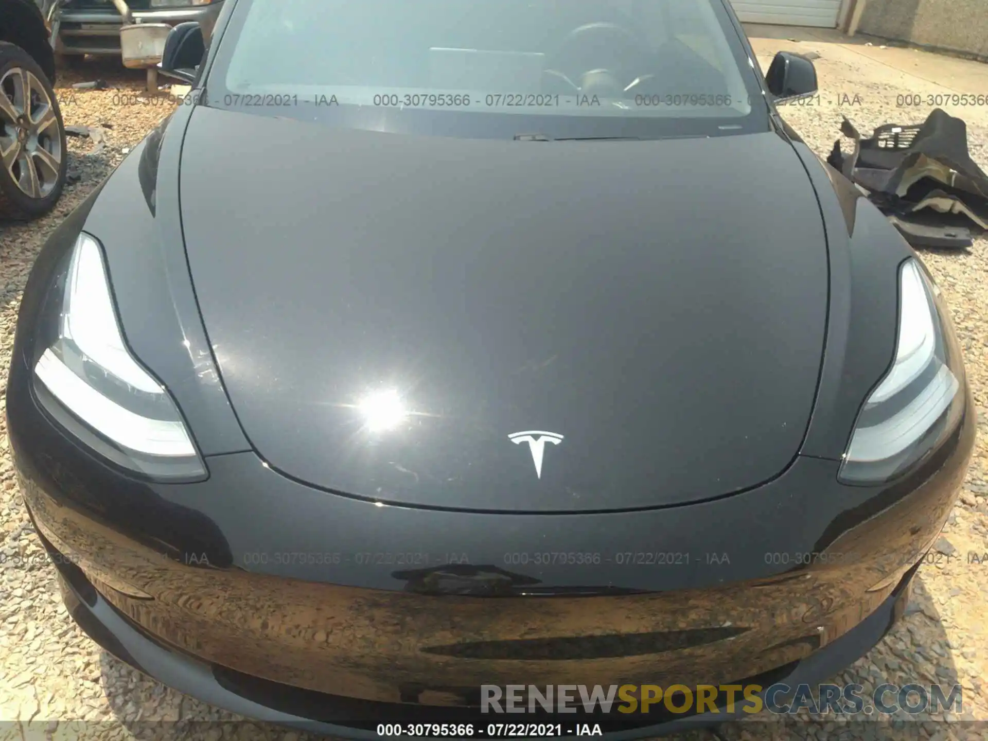 10 Photograph of a damaged car 5YJ3E1EB5LF600615 TESLA MODEL 3 2020