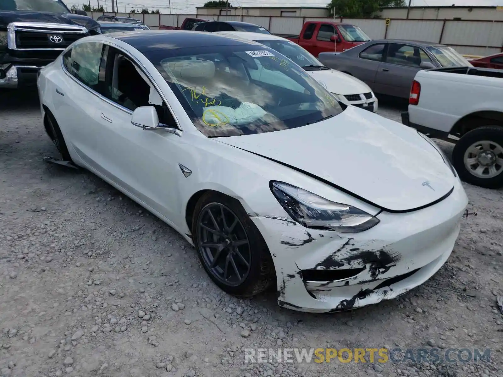 1 Photograph of a damaged car 5YJ3E1EB5LF617771 TESLA MODEL 3 2020