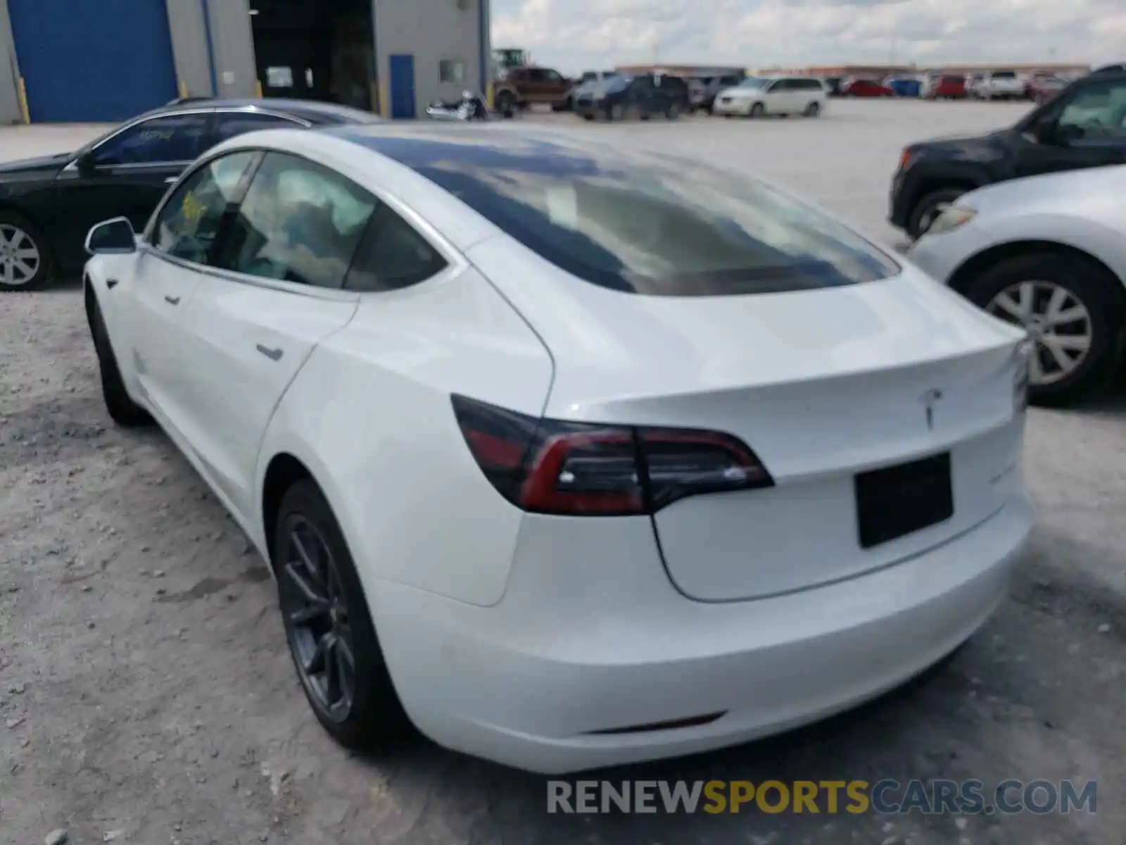 3 Photograph of a damaged car 5YJ3E1EB5LF617771 TESLA MODEL 3 2020