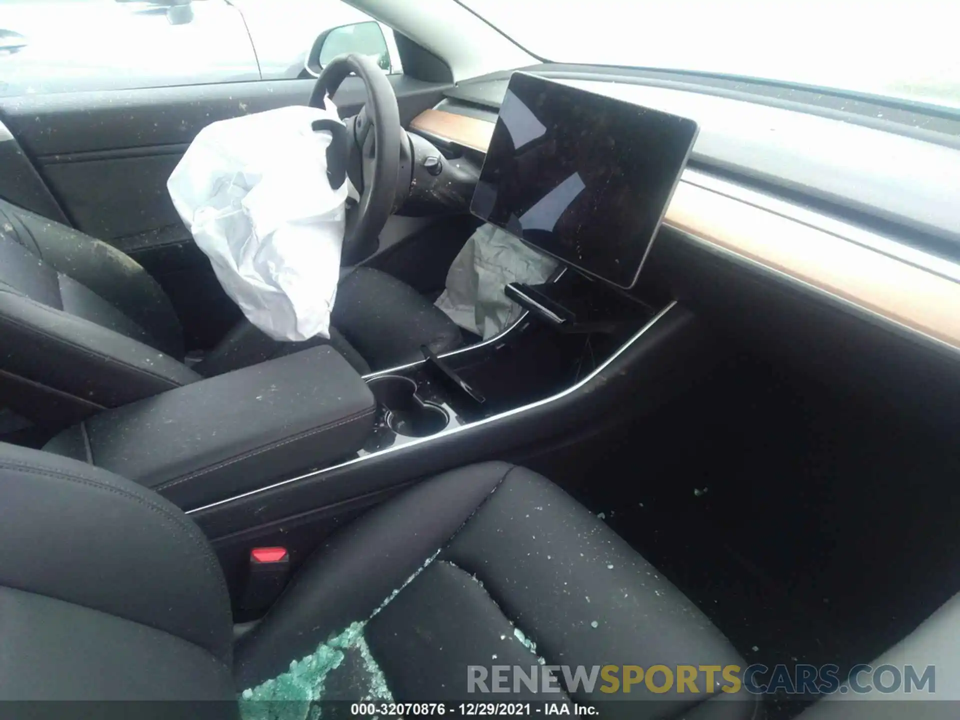 5 Photograph of a damaged car 5YJ3E1EB5LF619603 TESLA MODEL 3 2020