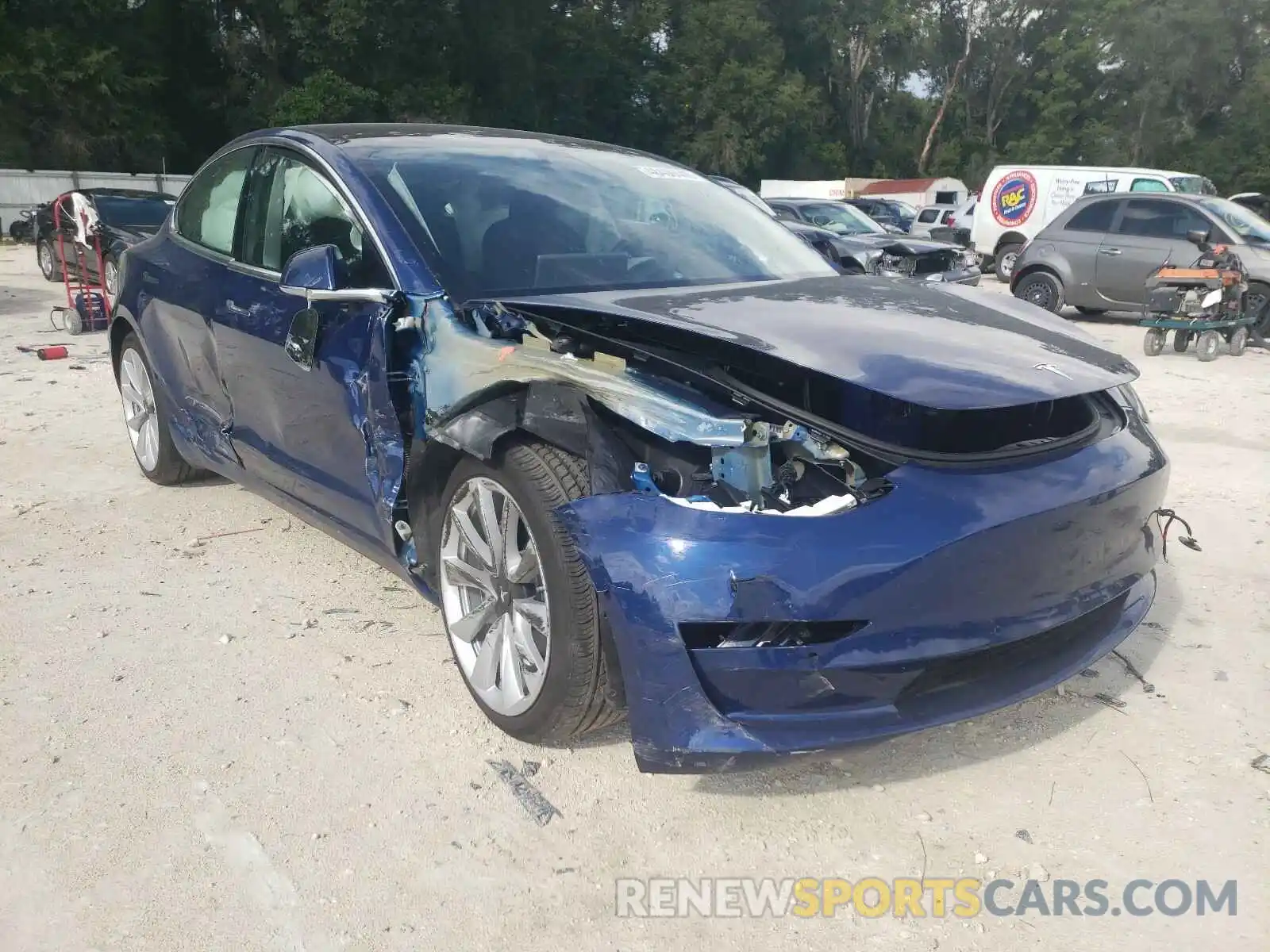 1 Photograph of a damaged car 5YJ3E1EB5LF620573 TESLA MODEL 3 2020