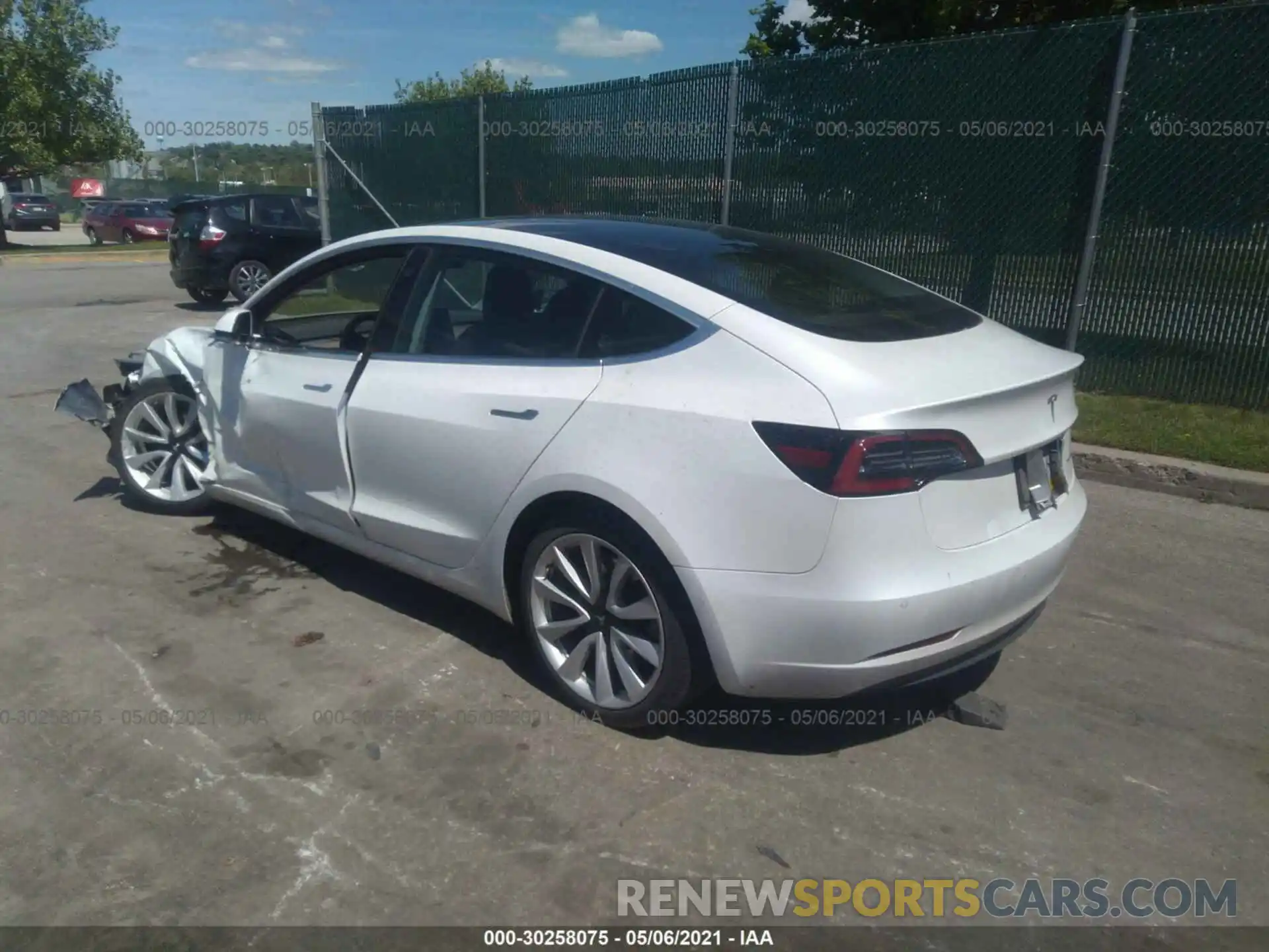 3 Photograph of a damaged car 5YJ3E1EB5LF621190 TESLA MODEL 3 2020