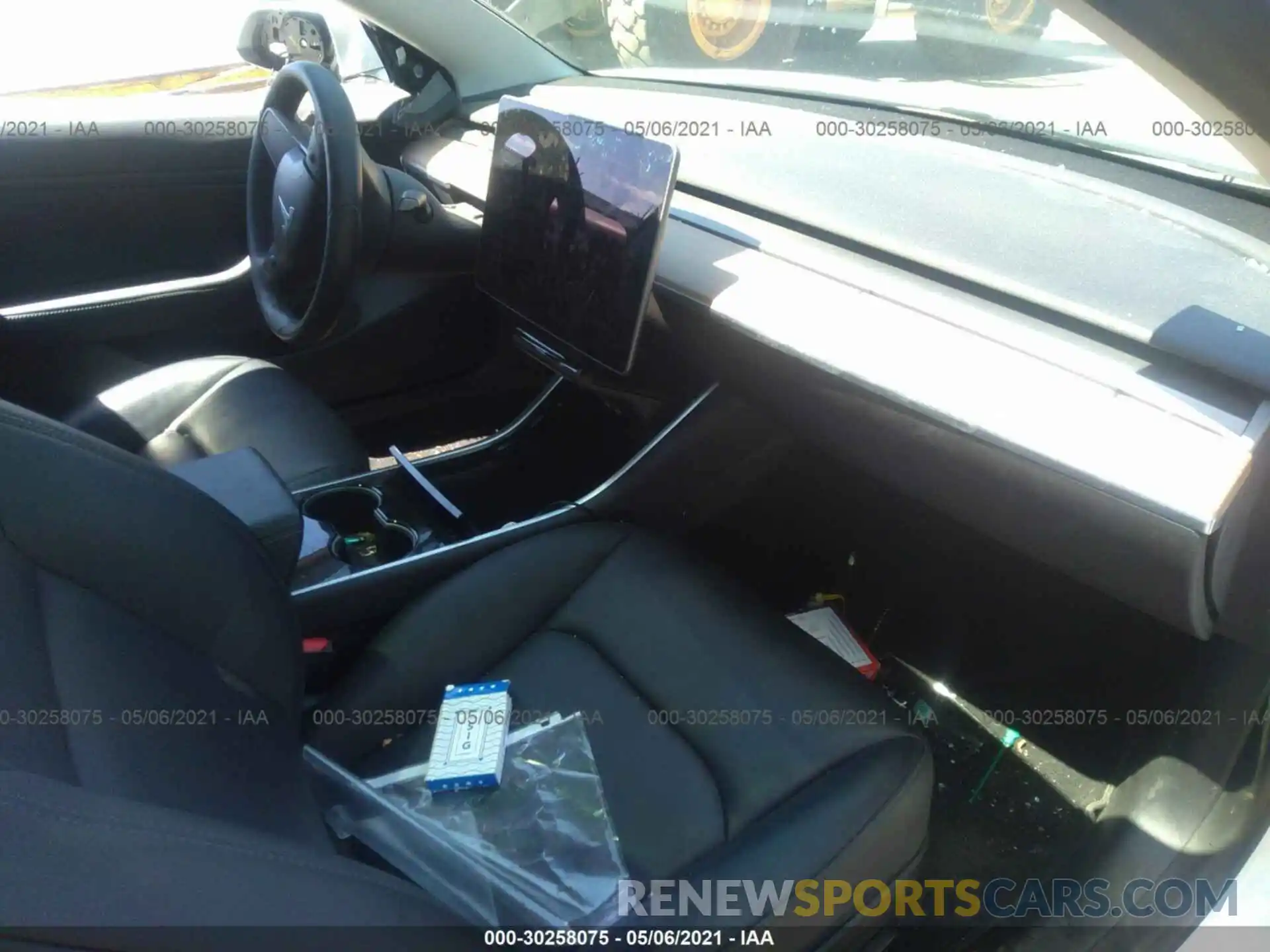 5 Photograph of a damaged car 5YJ3E1EB5LF621190 TESLA MODEL 3 2020