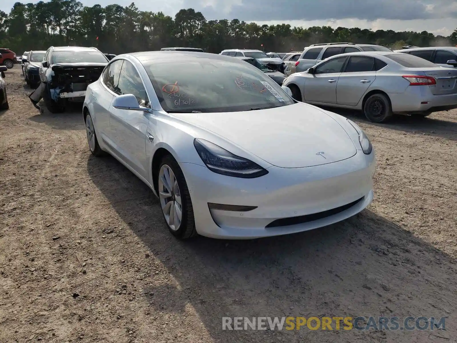 1 Photograph of a damaged car 5YJ3E1EB5LF628544 TESLA MODEL 3 2020