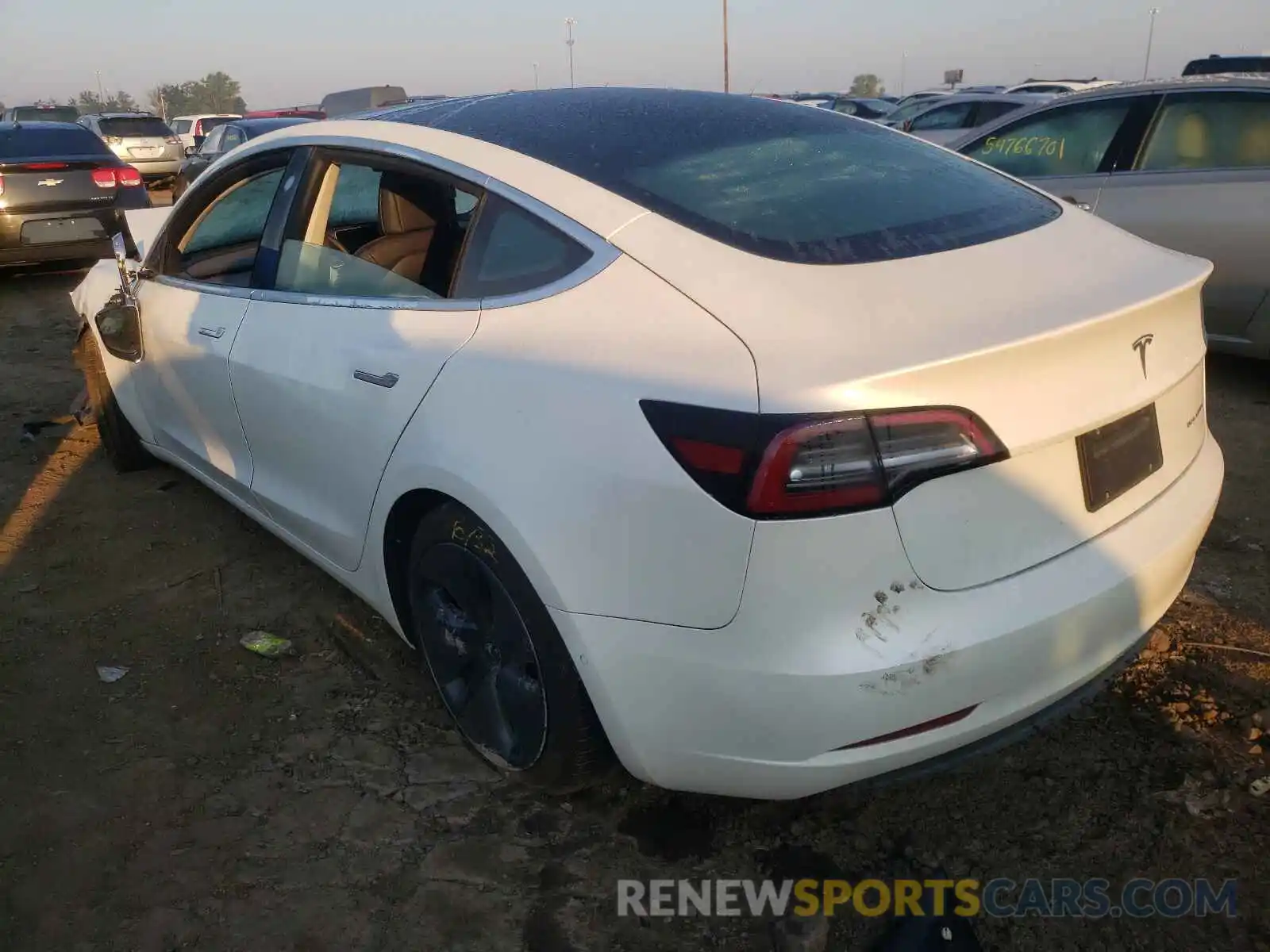 3 Photograph of a damaged car 5YJ3E1EB5LF637020 TESLA MODEL 3 2020