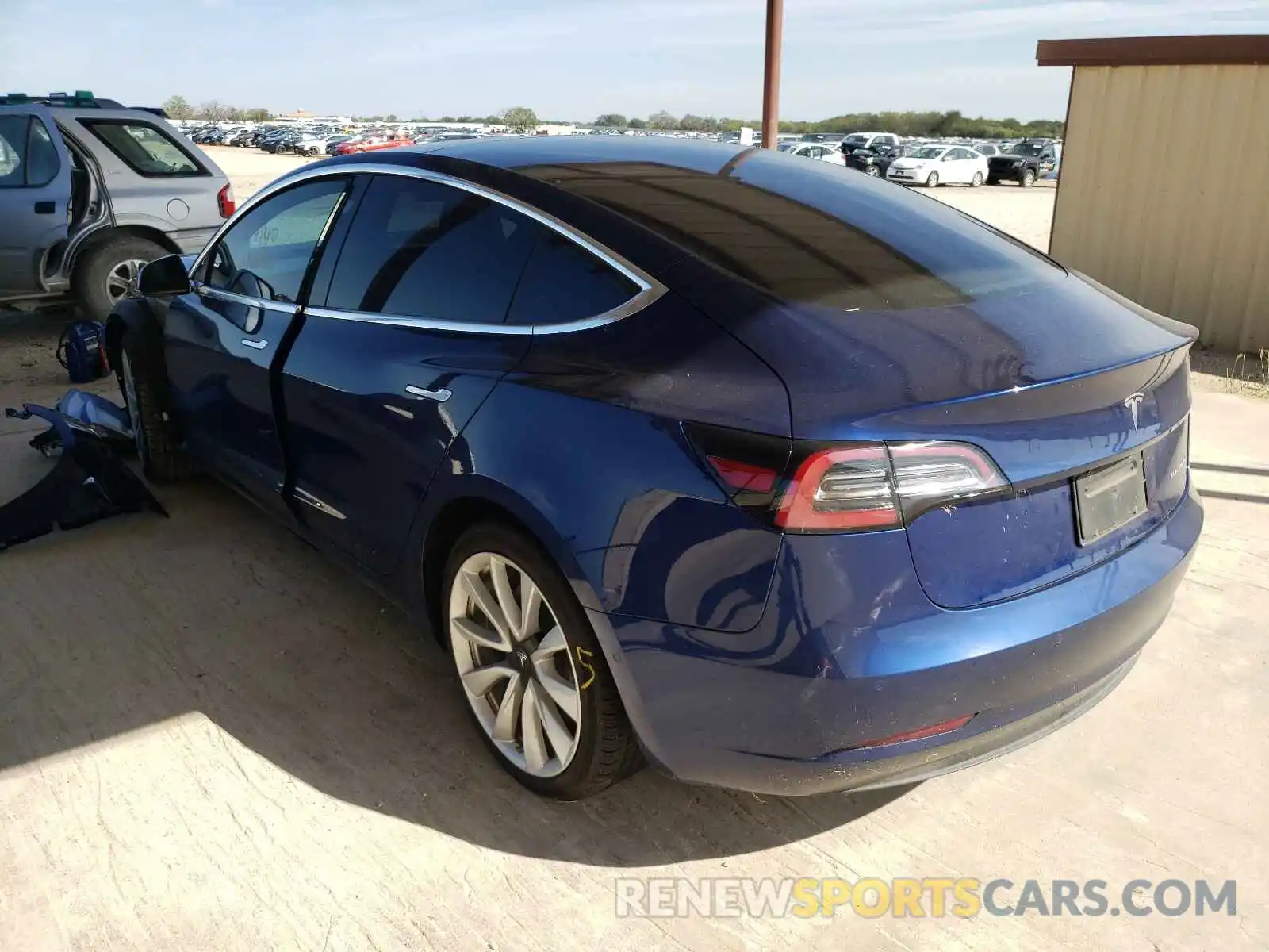 3 Photograph of a damaged car 5YJ3E1EB5LF638409 TESLA MODEL 3 2020