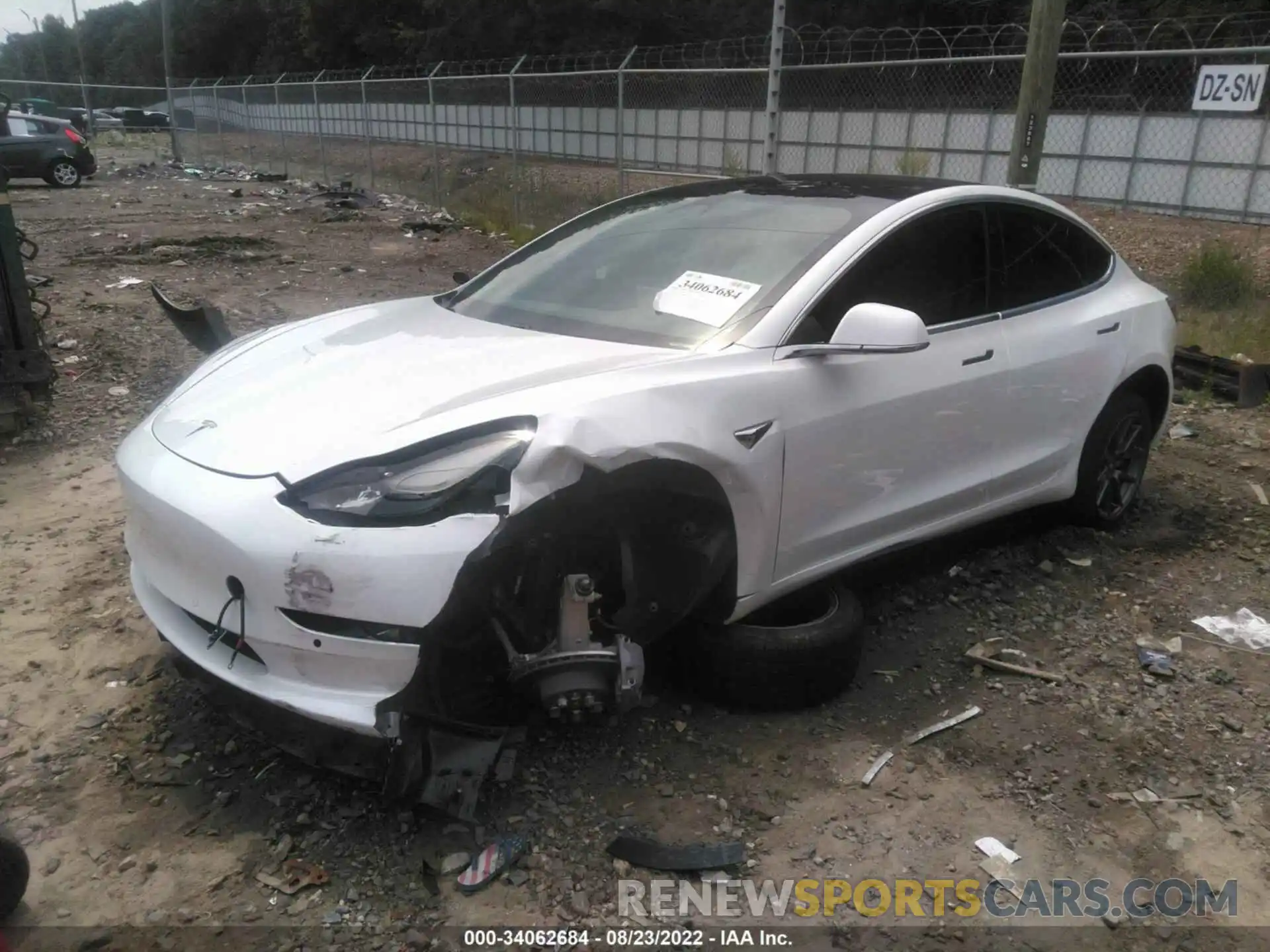 2 Photograph of a damaged car 5YJ3E1EB5LF639687 TESLA MODEL 3 2020