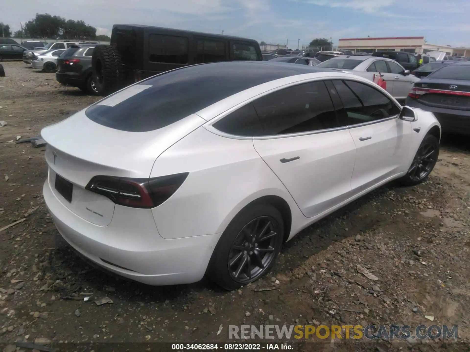 4 Photograph of a damaged car 5YJ3E1EB5LF639687 TESLA MODEL 3 2020