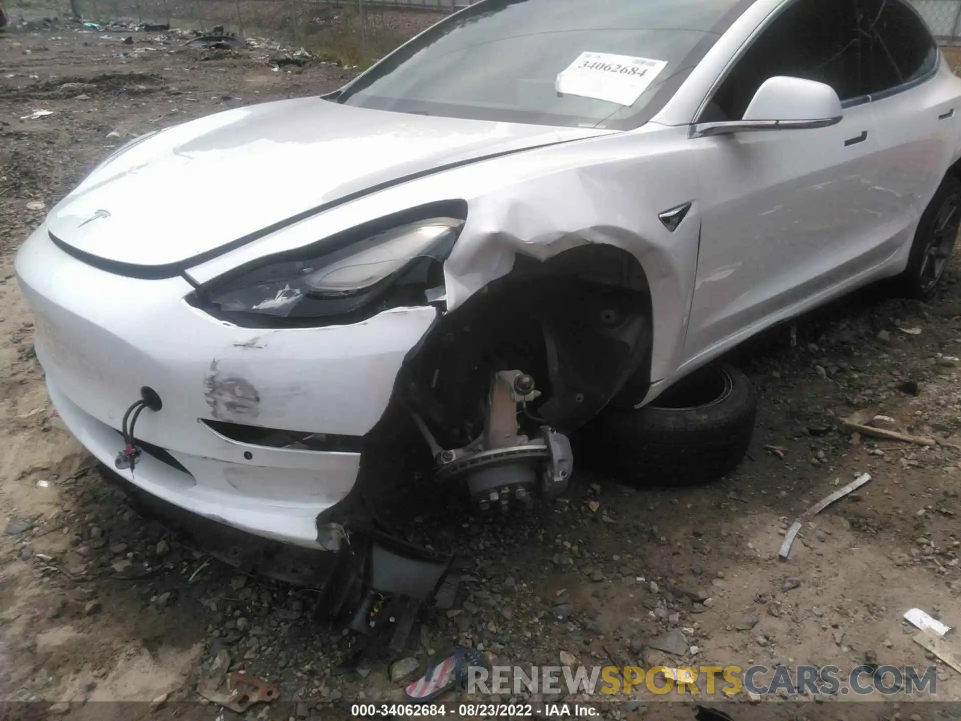 6 Photograph of a damaged car 5YJ3E1EB5LF639687 TESLA MODEL 3 2020