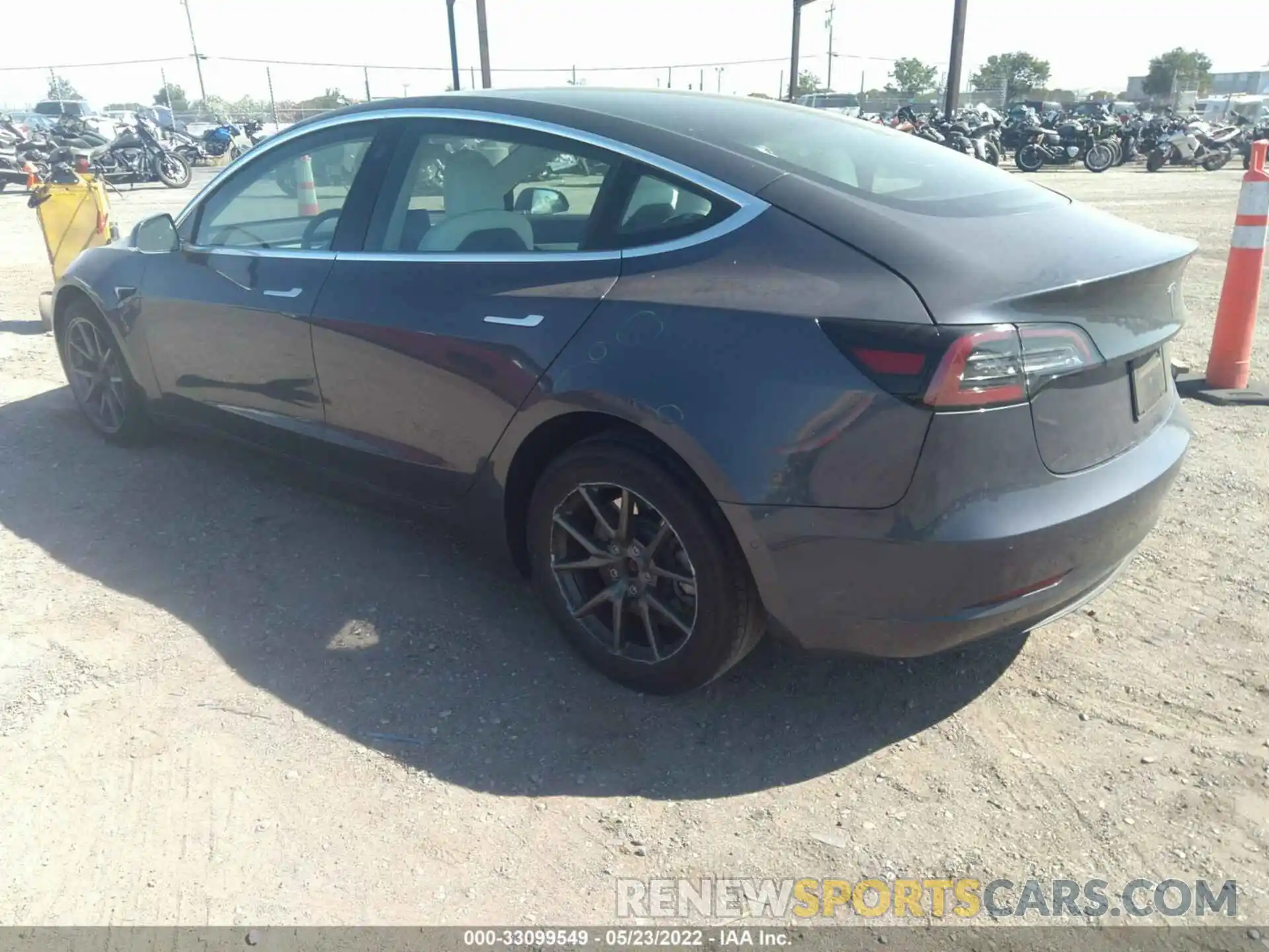 3 Photograph of a damaged car 5YJ3E1EB5LF651340 TESLA MODEL 3 2020