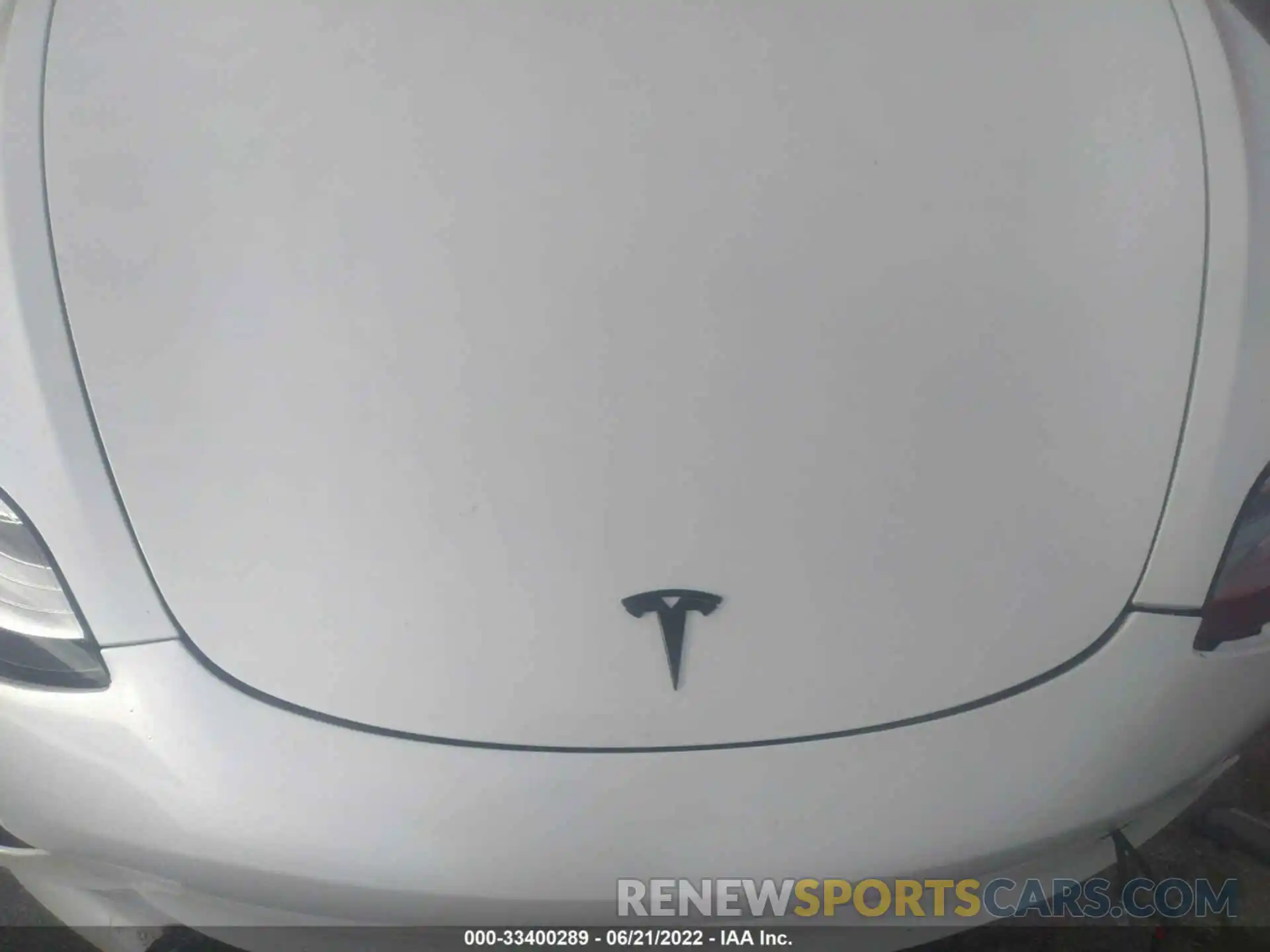 10 Photograph of a damaged car 5YJ3E1EB5LF667344 TESLA MODEL 3 2020