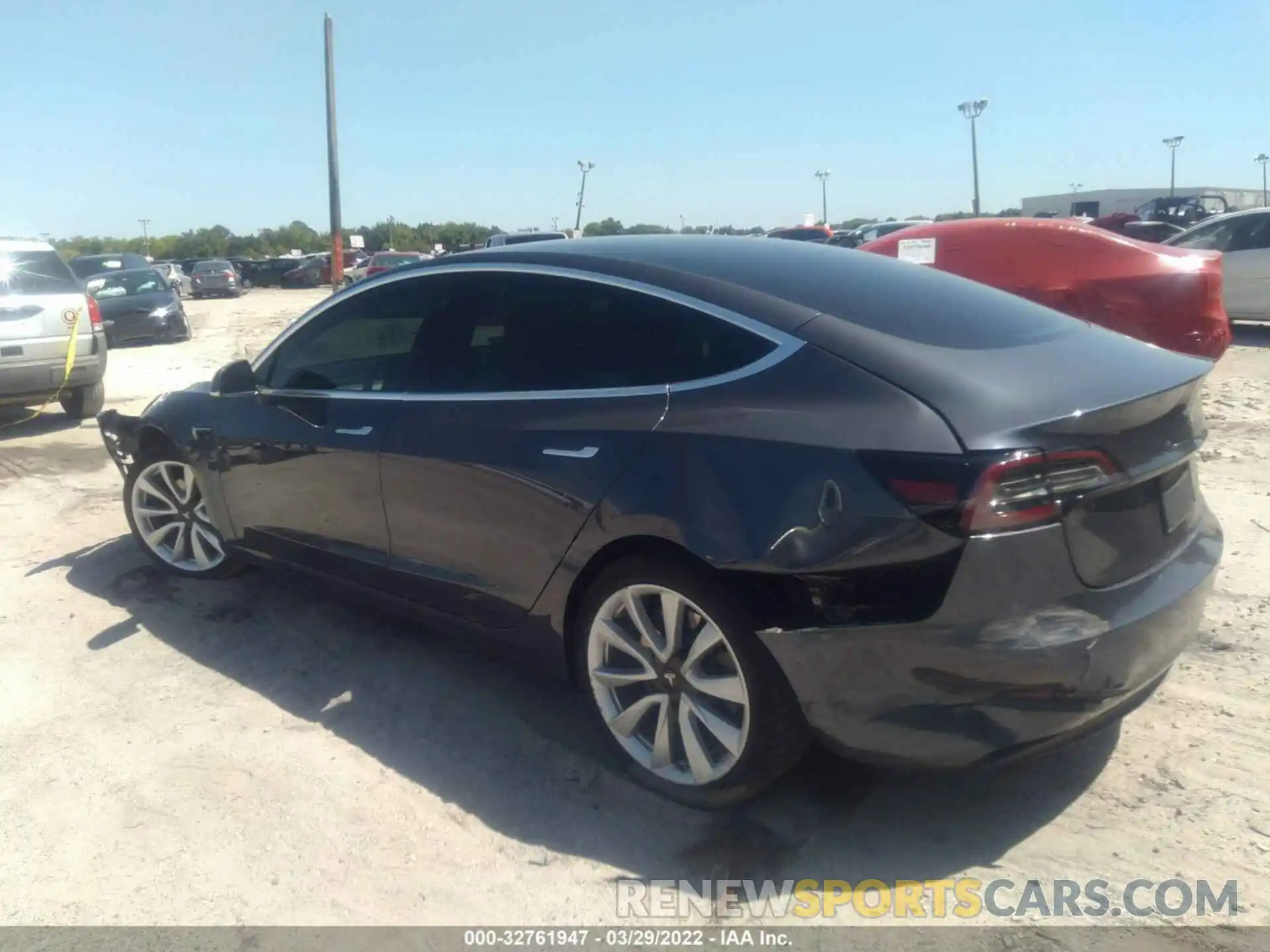 3 Photograph of a damaged car 5YJ3E1EB5LF668008 TESLA MODEL 3 2020