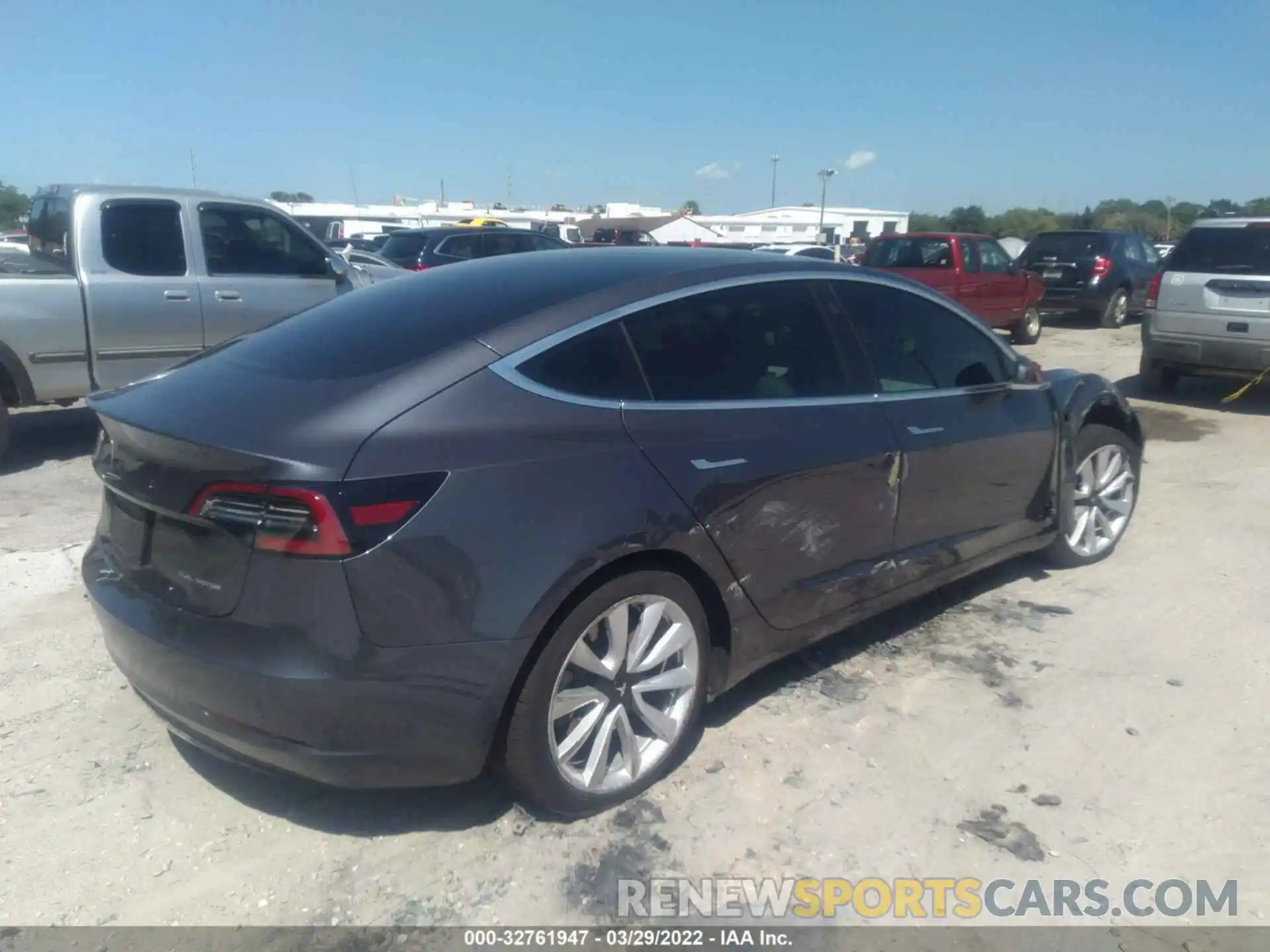 4 Photograph of a damaged car 5YJ3E1EB5LF668008 TESLA MODEL 3 2020