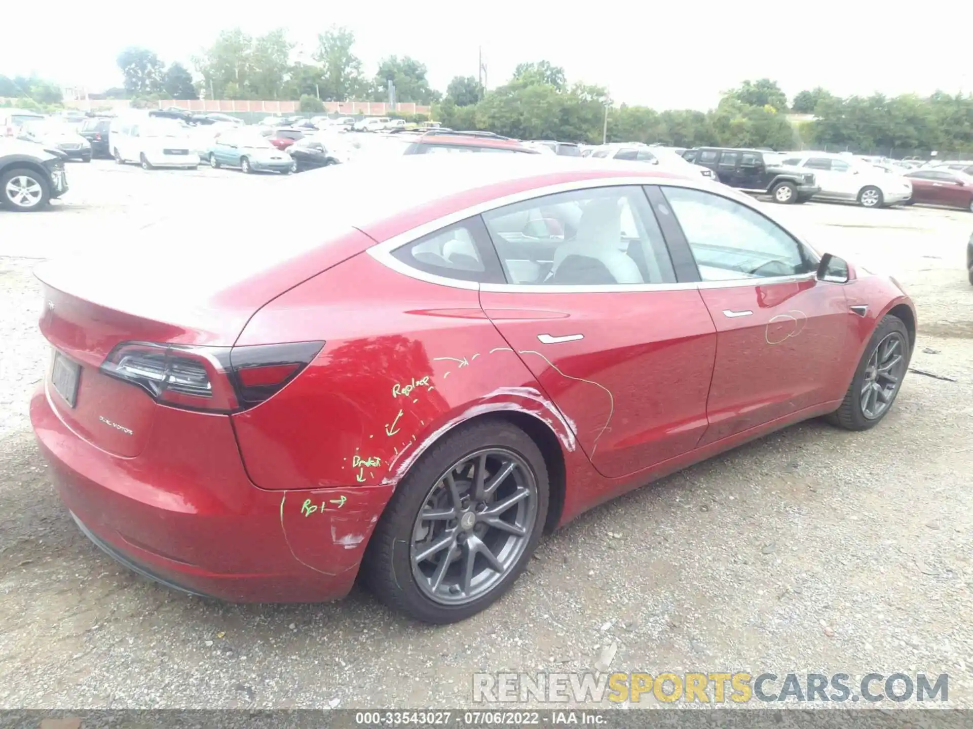 4 Photograph of a damaged car 5YJ3E1EB5LF668221 TESLA MODEL 3 2020