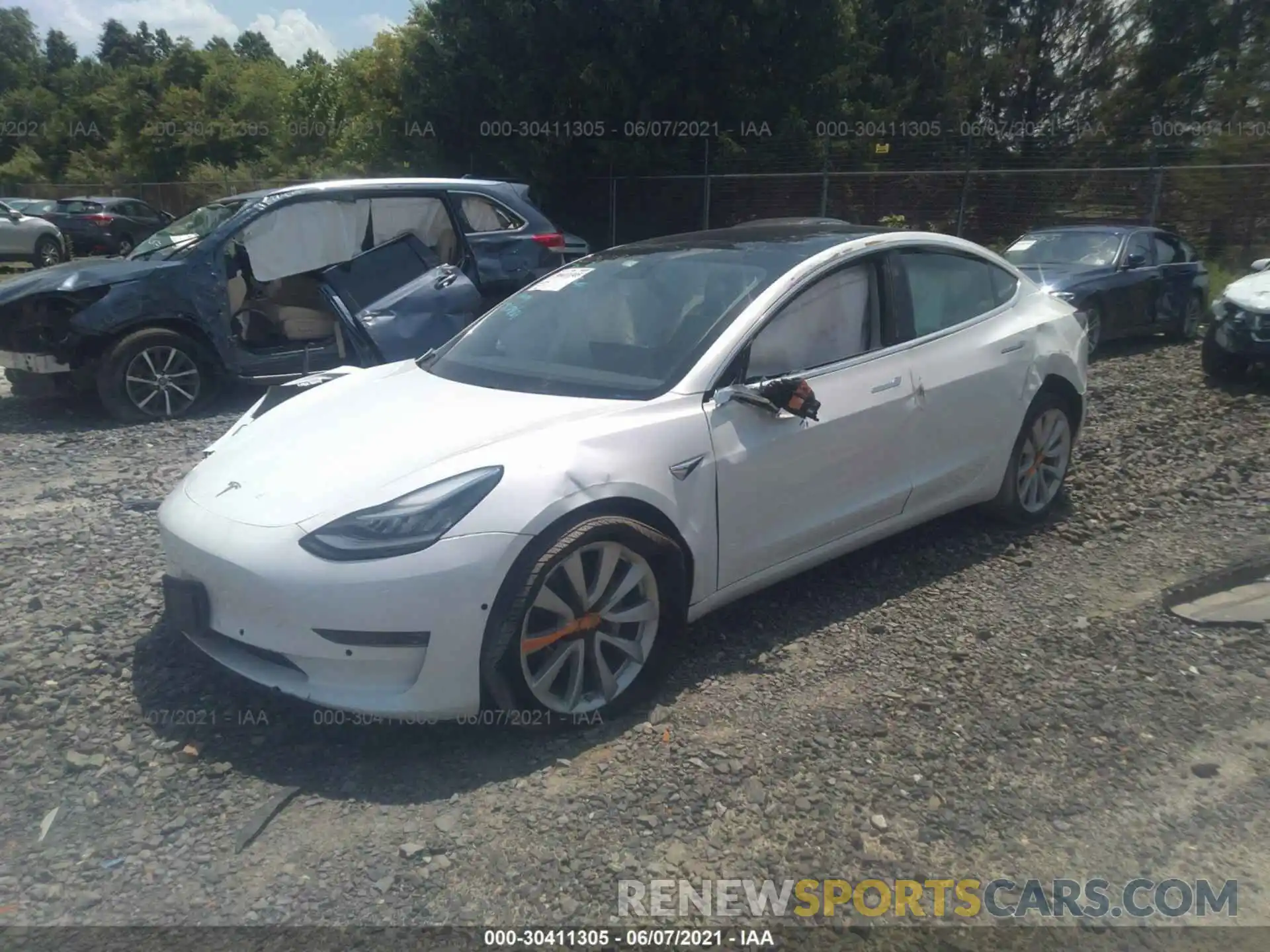 2 Photograph of a damaged car 5YJ3E1EB5LF712461 TESLA MODEL 3 2020