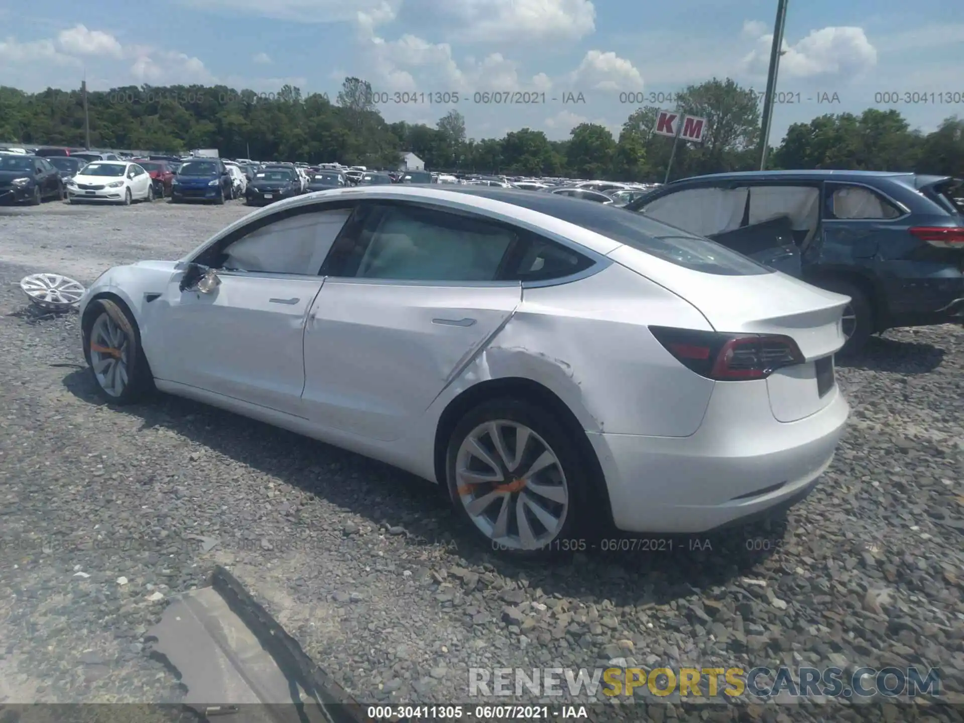 3 Photograph of a damaged car 5YJ3E1EB5LF712461 TESLA MODEL 3 2020