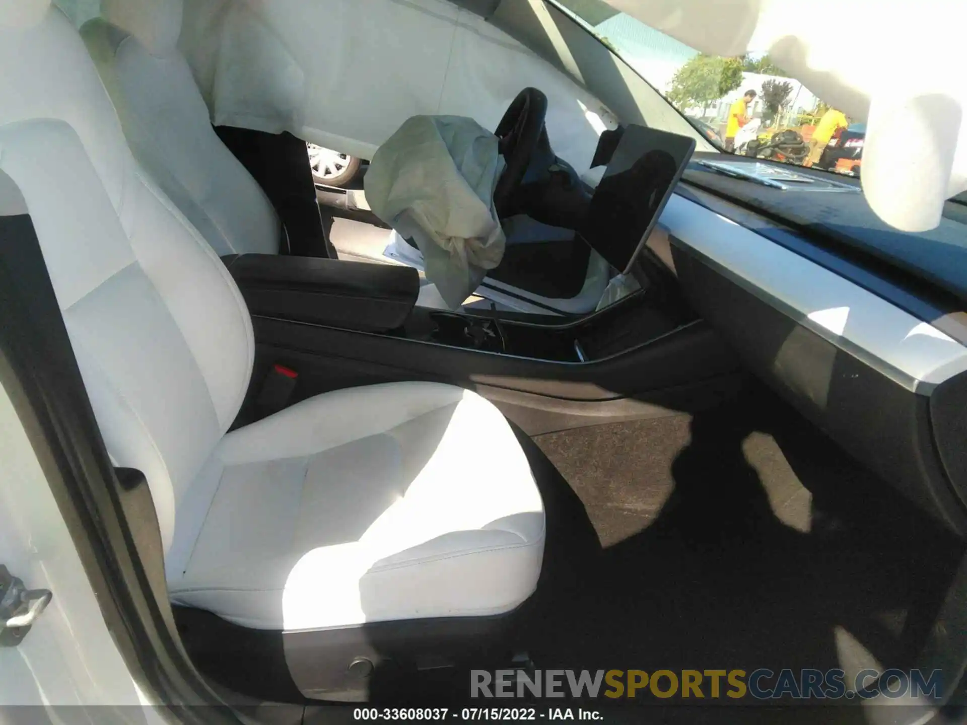 5 Photograph of a damaged car 5YJ3E1EB5LF719961 TESLA MODEL 3 2020