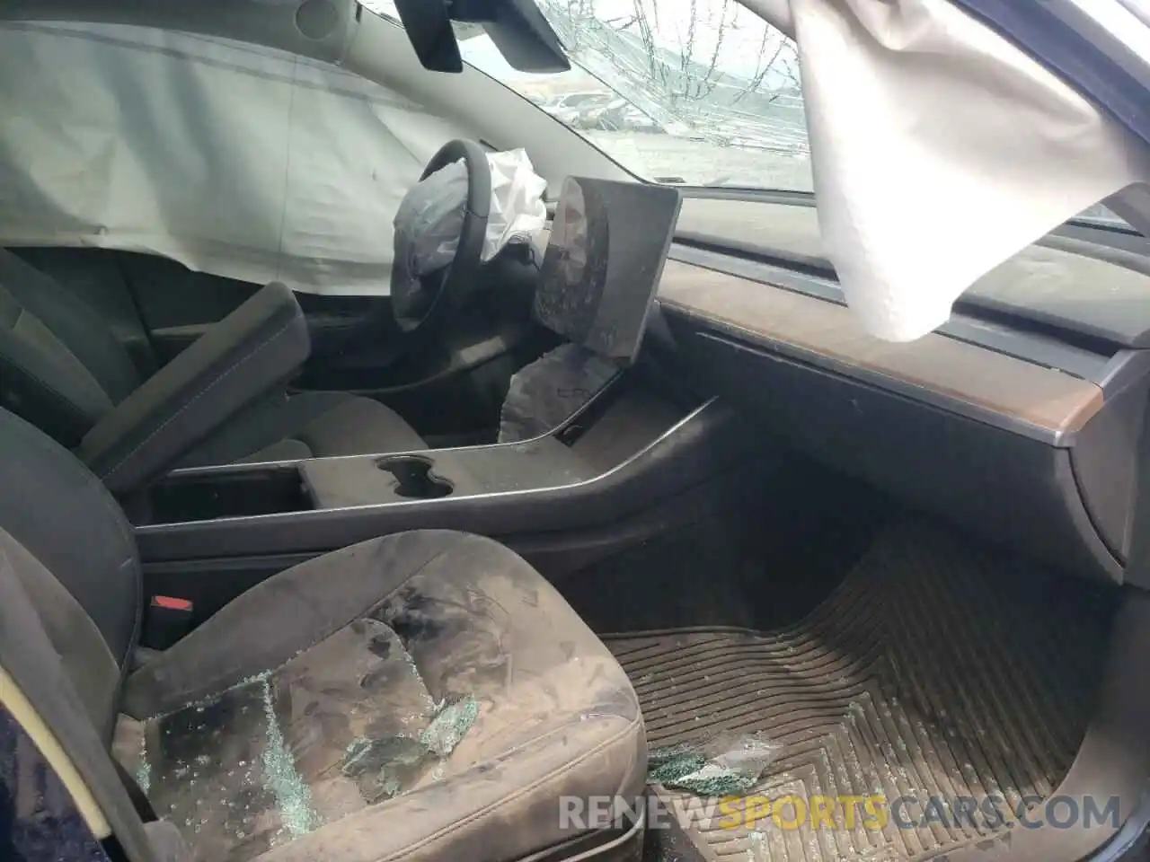 5 Photograph of a damaged car 5YJ3E1EB5LF741832 TESLA MODEL 3 2020