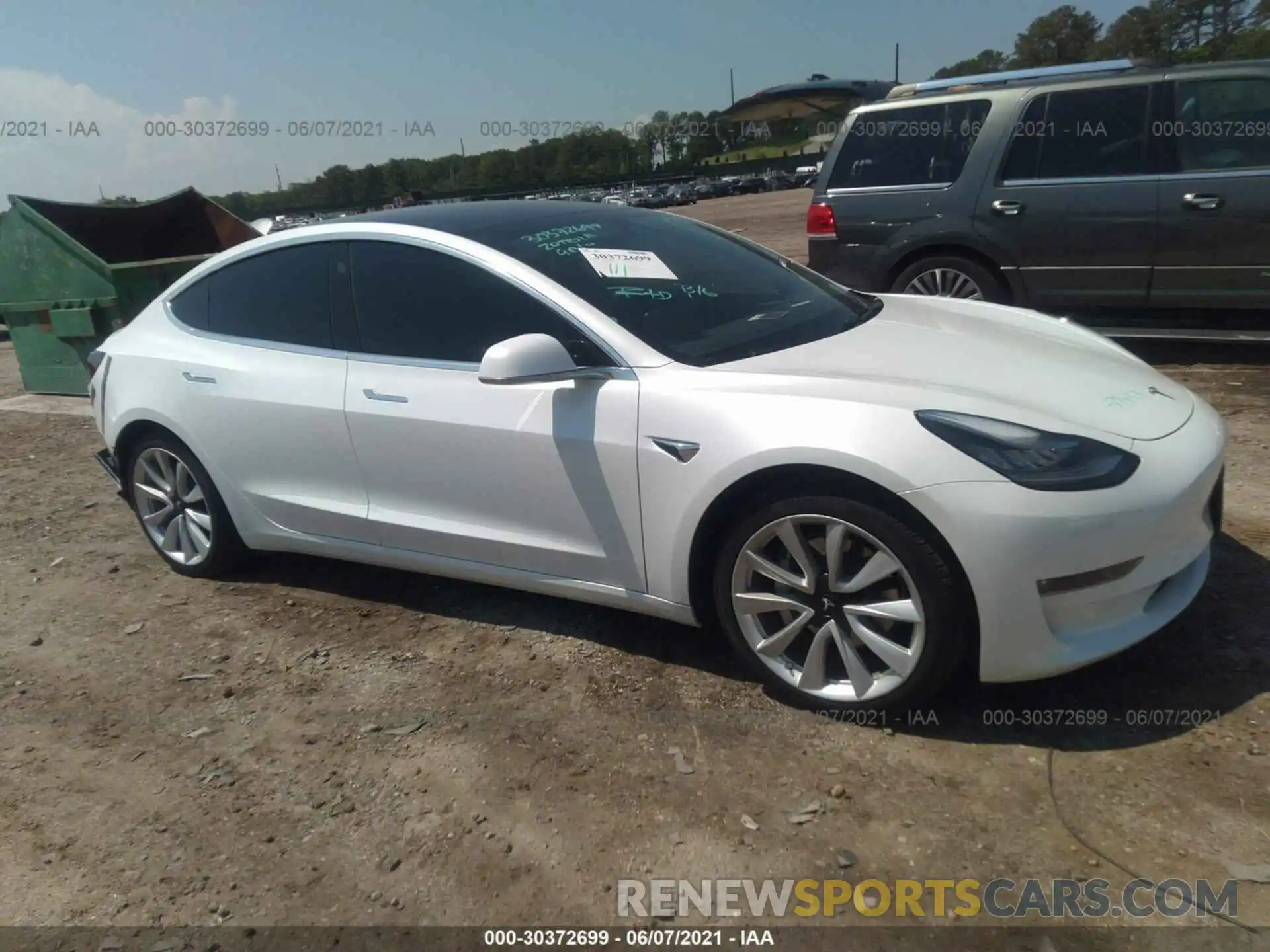 1 Photograph of a damaged car 5YJ3E1EB5LF791128 TESLA MODEL 3 2020