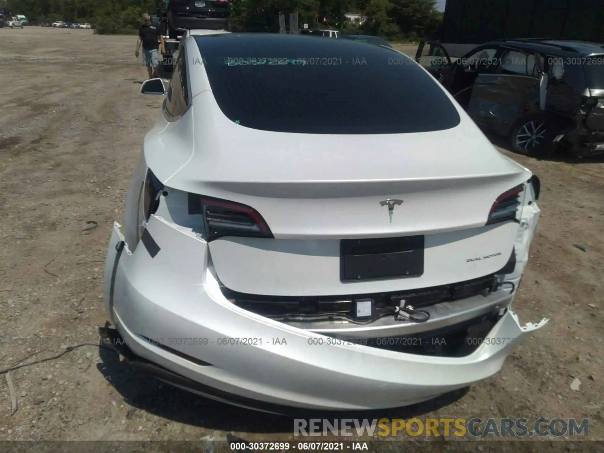 6 Photograph of a damaged car 5YJ3E1EB5LF791128 TESLA MODEL 3 2020