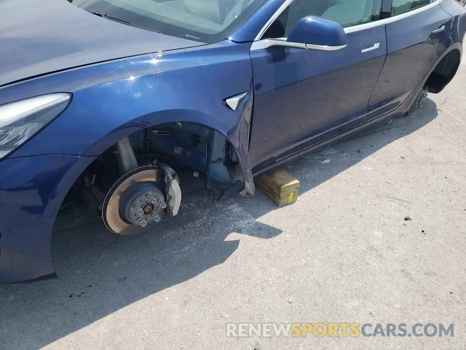 9 Photograph of a damaged car 5YJ3E1EB5LF791274 TESLA MODEL 3 2020