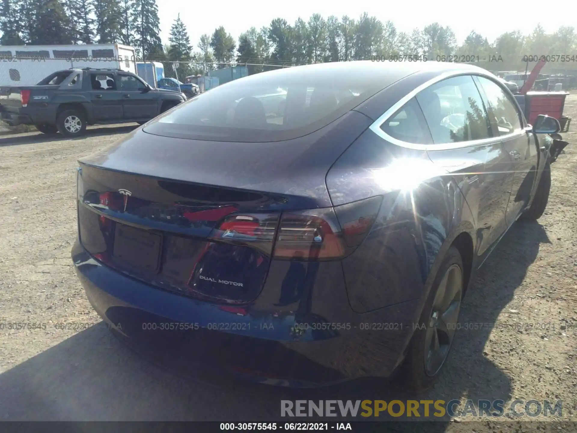 4 Фотография поврежденного автомобиля 5YJ3E1EB5LF800393 TESLA MODEL 3 2020