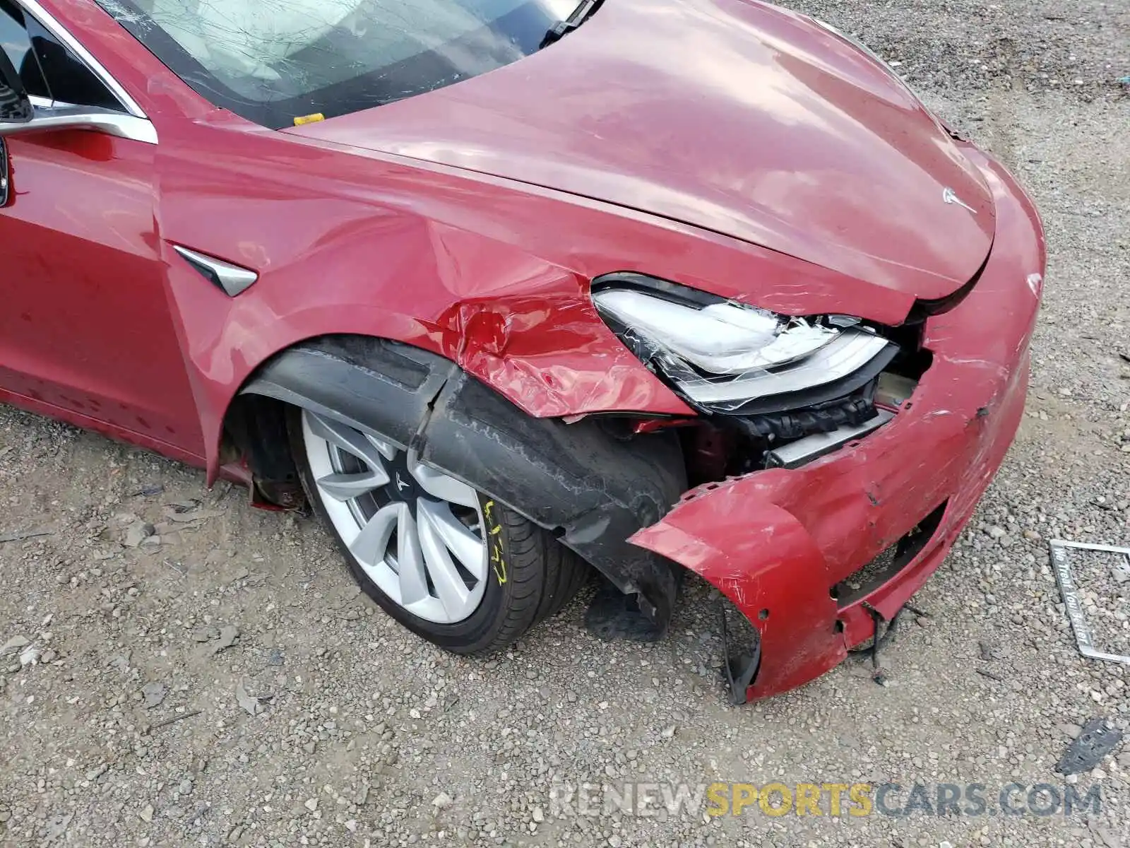 9 Photograph of a damaged car 5YJ3E1EB6LF588961 TESLA MODEL 3 2020