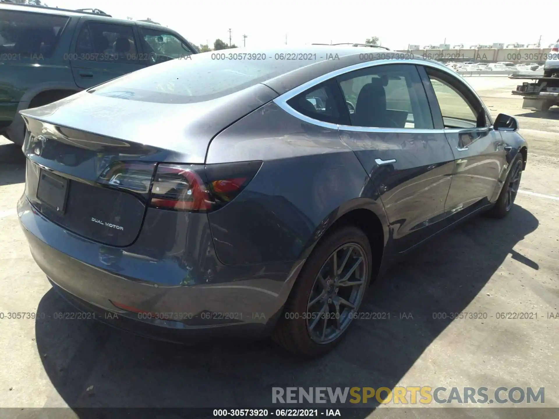 4 Photograph of a damaged car 5YJ3E1EB6LF635468 TESLA MODEL 3 2020